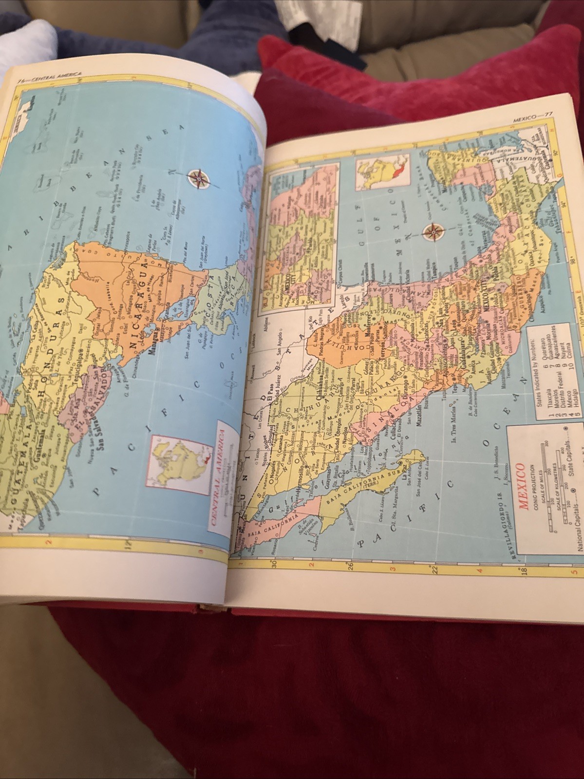HAMMOND’S FAMILY REFERENCE WORLD ATLAS – SPACE AGE ED. – 256 PAGES – 1963