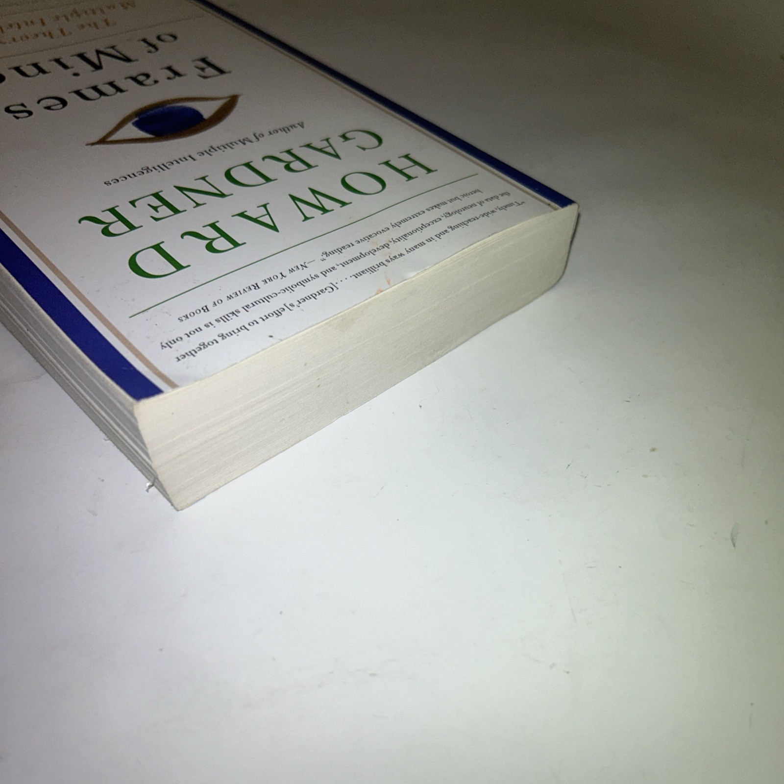 Frames of Mind: The Theory of Multiple Intelligences – Paperback – GOOD Read