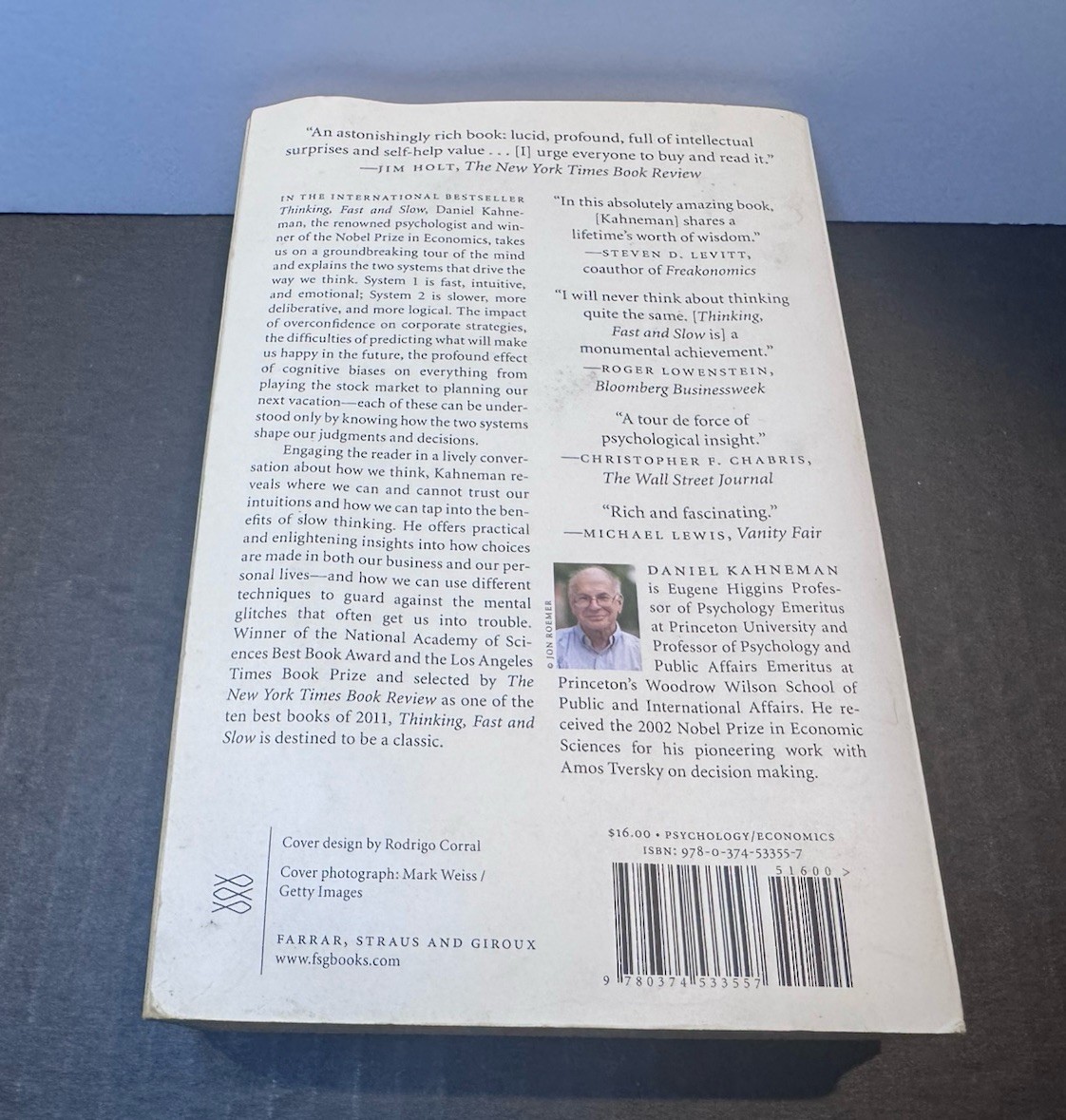 Thinking, Fast and Slow – Paperback By Kahneman, Daniel – GOOD