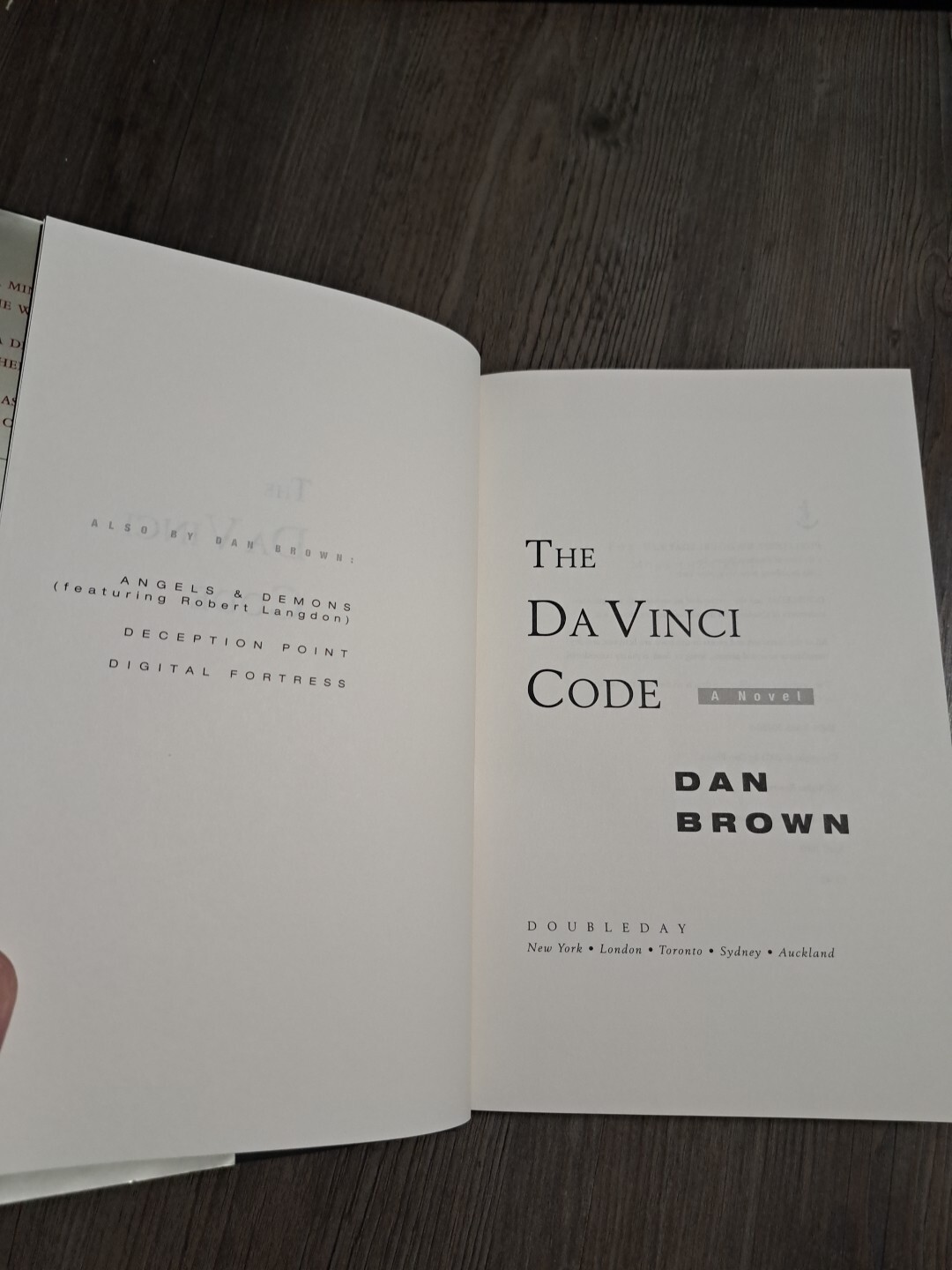 Robert Langdon Ser.: The Da Vinci Code : A Novel by Dan Brown (2003, Hardcover)