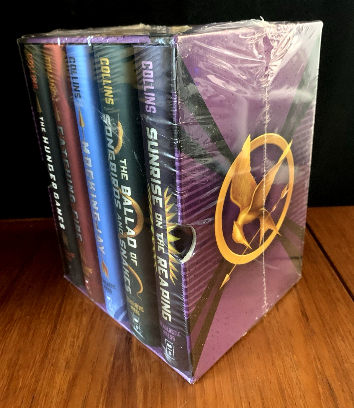 NEW CLEAN! Hunger Games 5-Book Hardcover Box Set Suzanne Collins FRESH! SEALED!