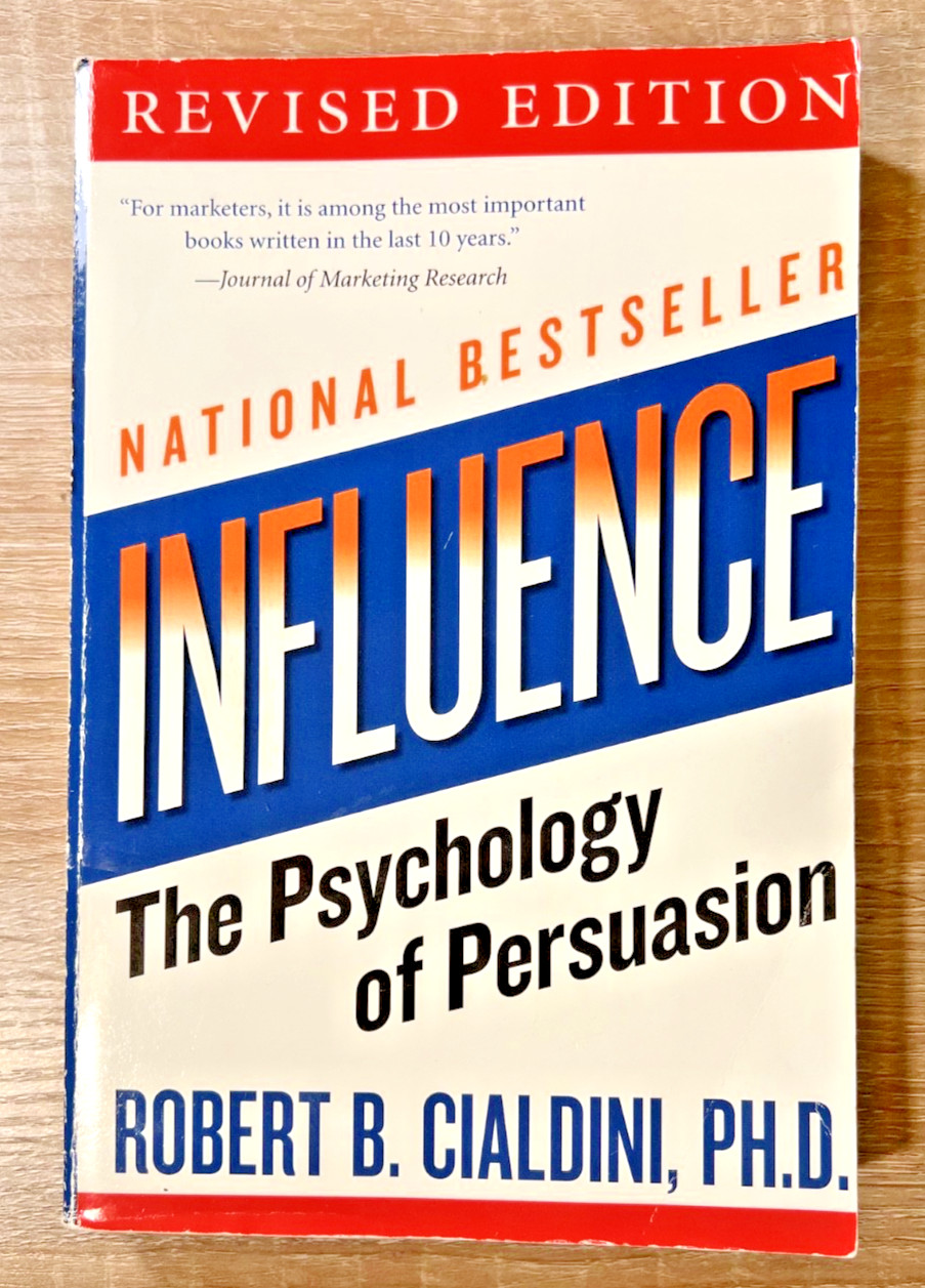 Influence The Psychology of Persuasion Robert B. Cialdini Paperback Book Revised