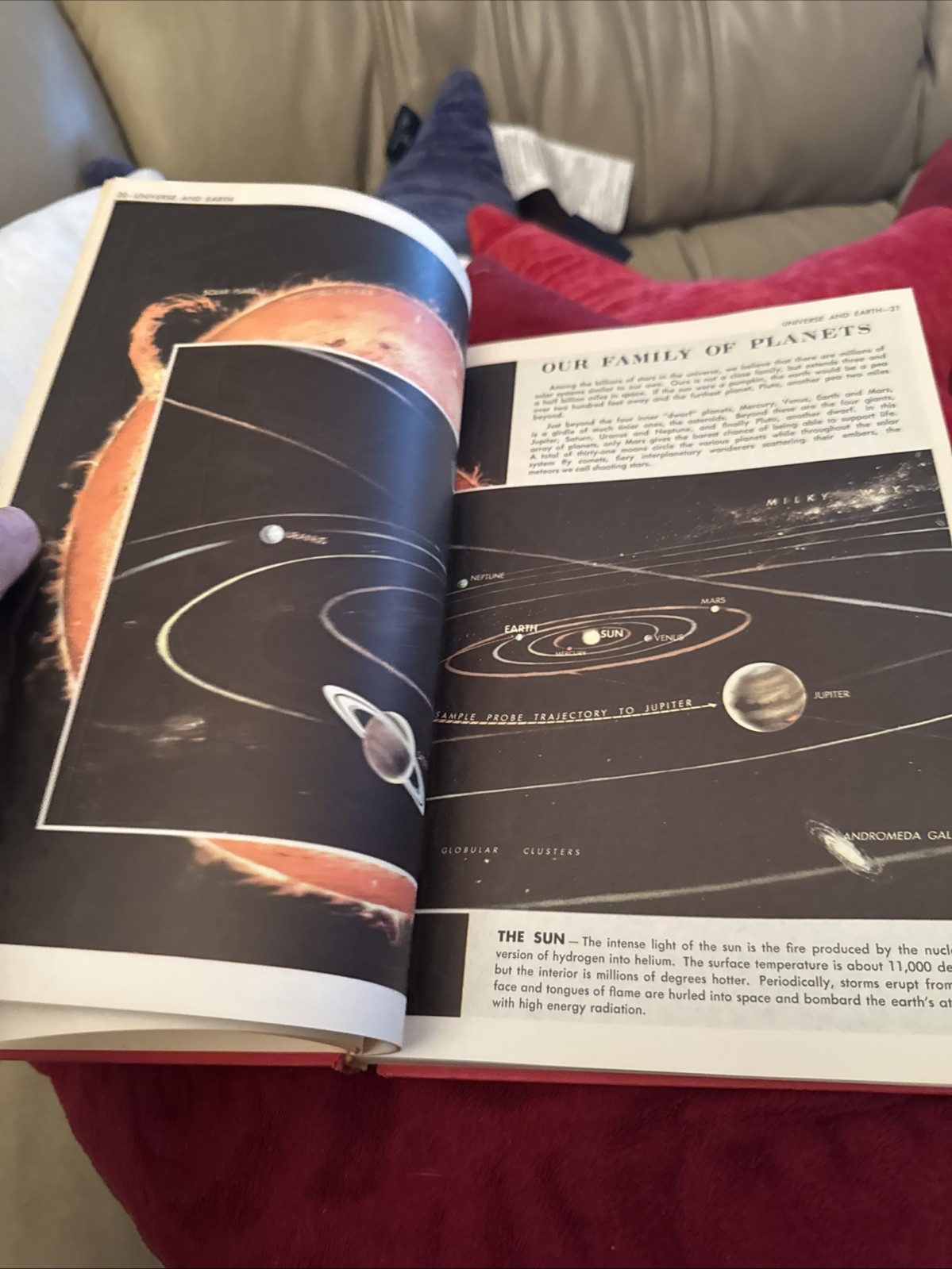 HAMMOND’S FAMILY REFERENCE WORLD ATLAS – SPACE AGE ED. – 256 PAGES – 1963