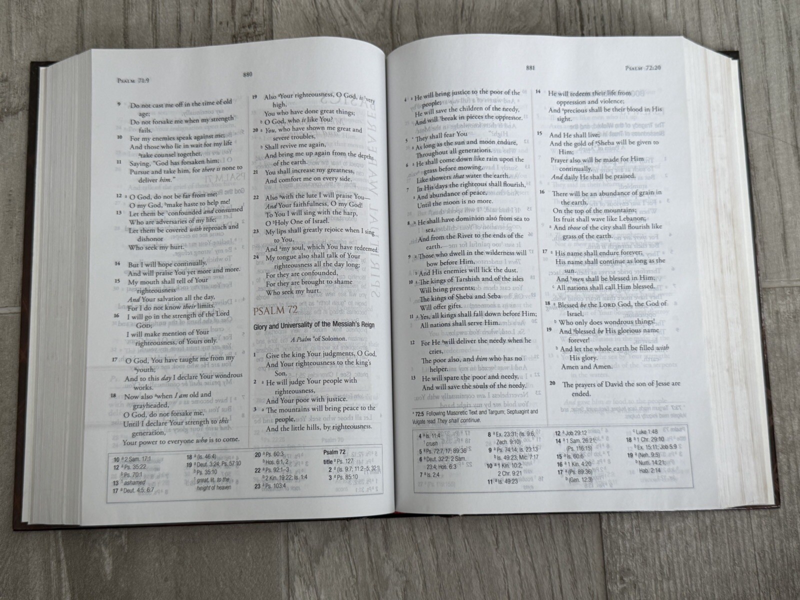✝️ Spiritual Warfare Bible: New King James Version 2012 Charisma House