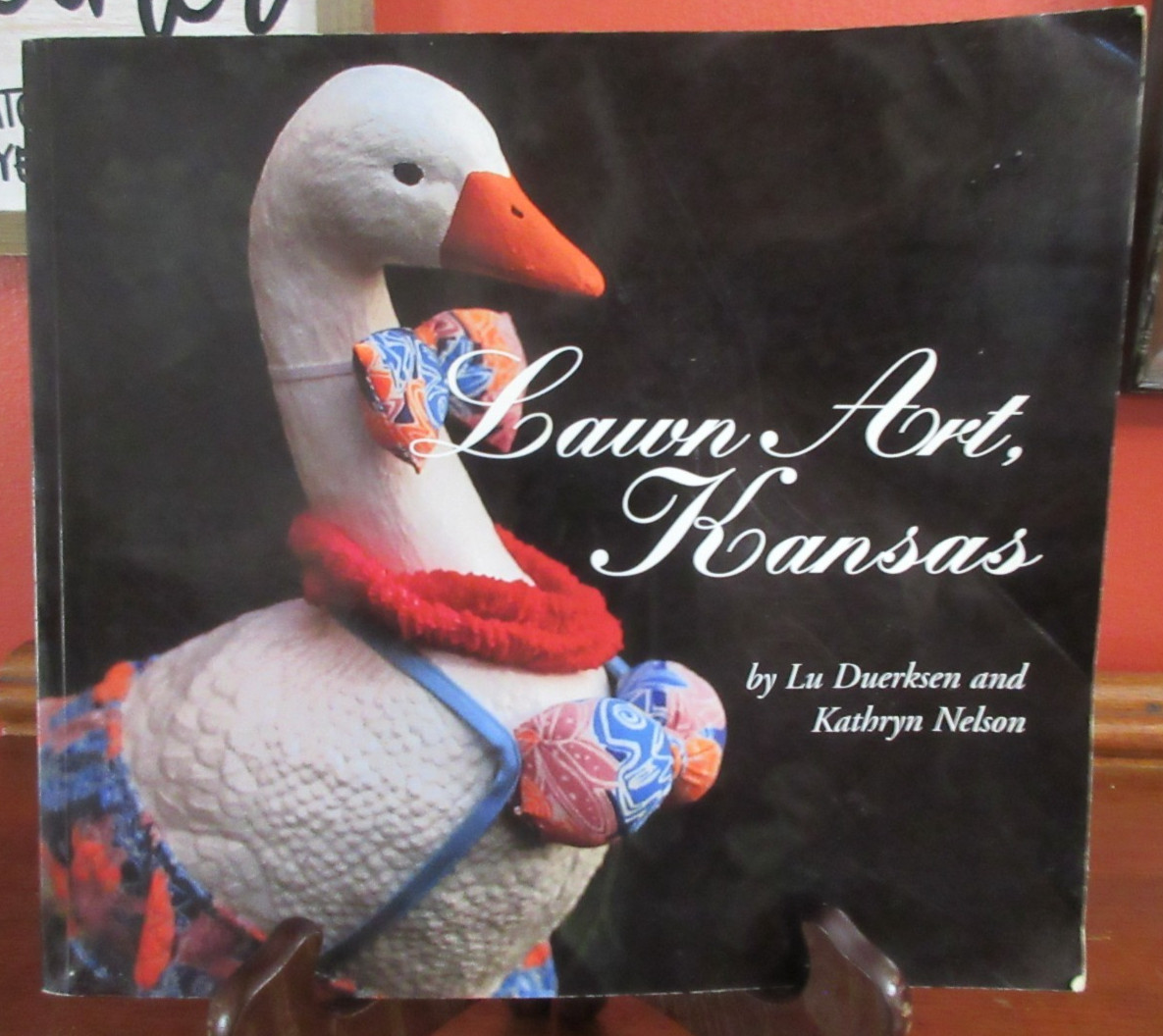 1996 LAWN ART, KANSAS by Lu DUERKSEN & Kathryn NELSON B&W Photographs 96 Pages