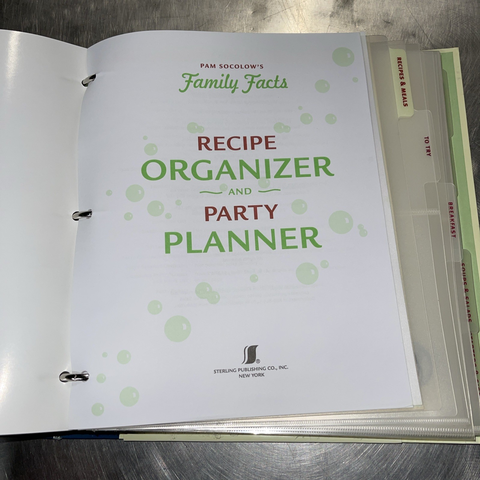 FAMILY FACTS RECIPE ORGANIZER & PARTY PLANNER BINDER By Pam Socolow Un-Used
