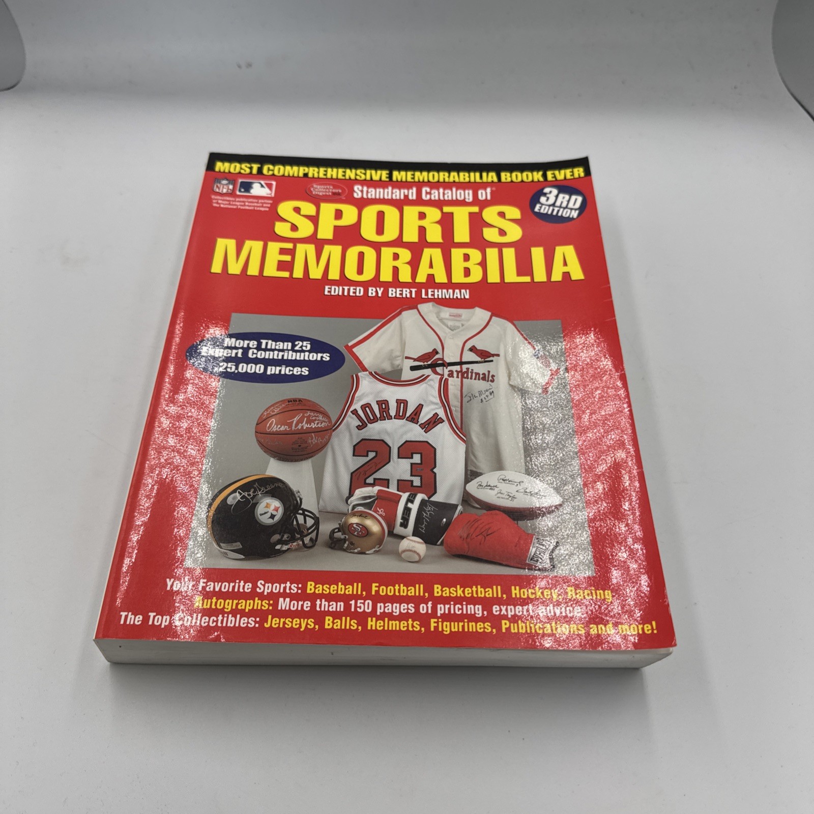 Sports Collectors Digest 2003 Standard Catalog of Sports Memorabilia {624-pages}