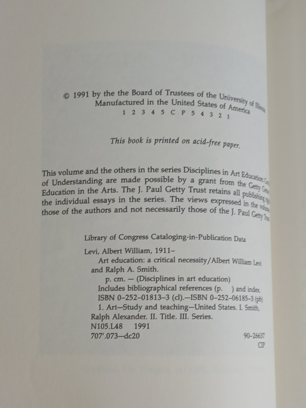 Levi & Smith ART EDUCATION: A CRITICAL NECESSITY Univ of Illinois Press 1991