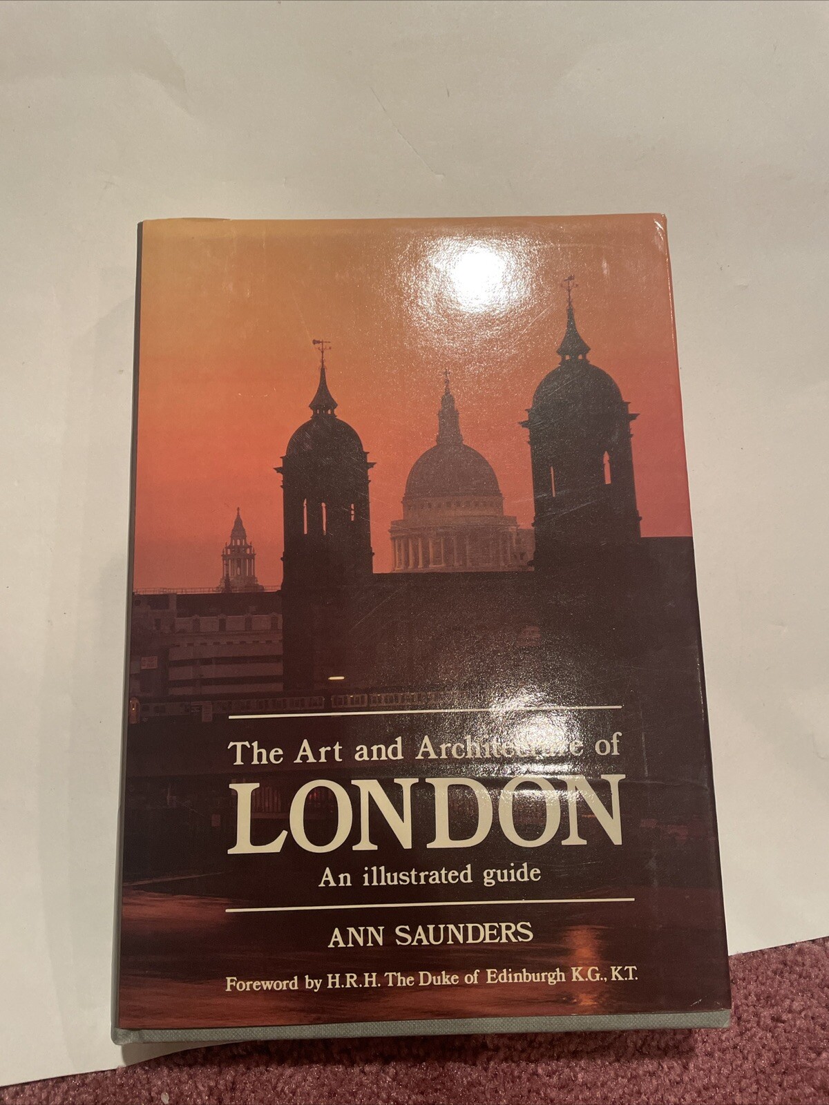 The Art and Architecture of London Illustrated Guide Ann Saunders 1984 480 pages