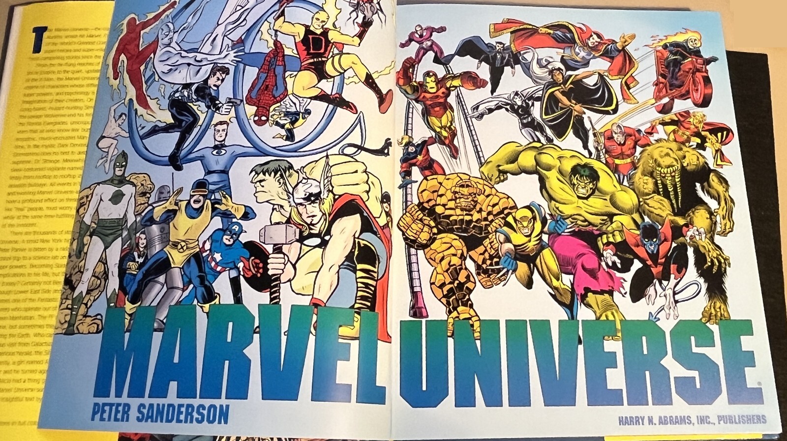 Marvel Universe HC 1st Edition By Peter Sanderson #1 – 1st – 258 Pages VF 1996