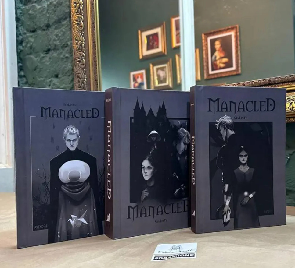 Manacle. Manacled Fanfic.Hardcover Full 3 Separate Volumes. Dramione