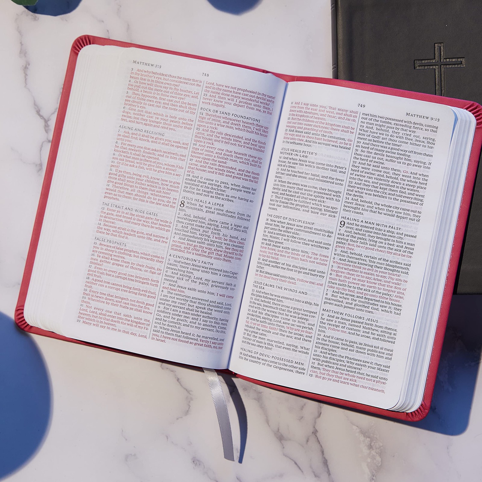 KJV Holy Bible: Value Compact Thinline, Brown Leathersoft, Red Letter, Comfort
