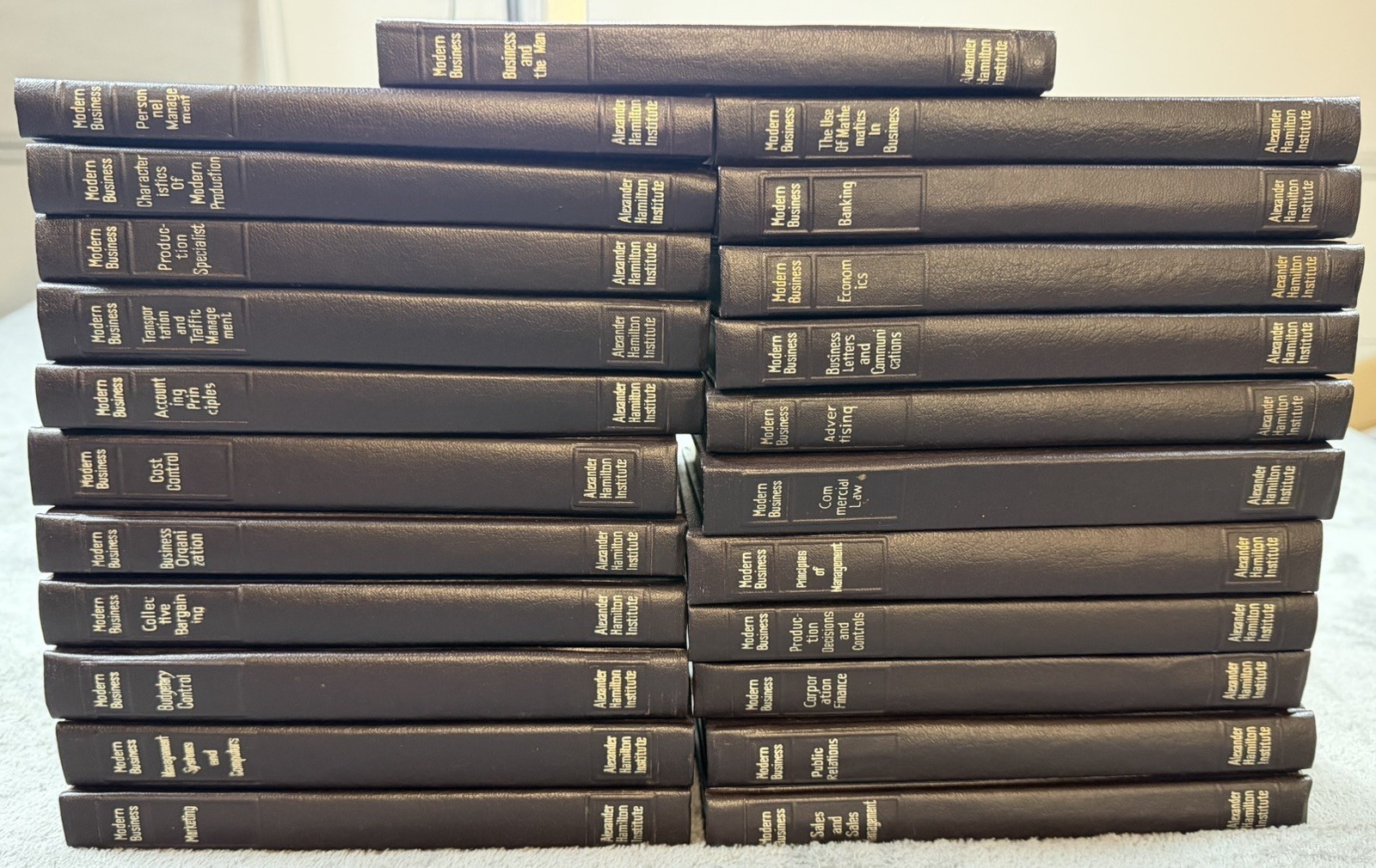 Modern Business Alexander Hamilton Institute 23 Volume Set 1970’s