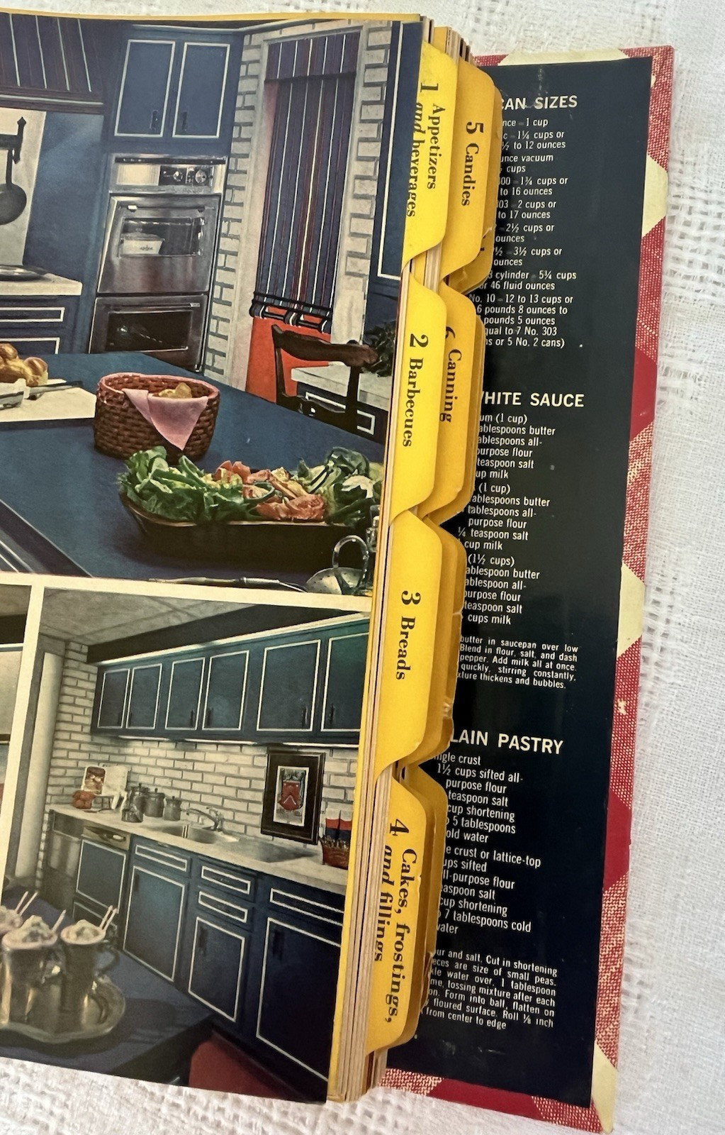 1971 Better Homes and Gardens New Cookbook Fourth Printing ~ 40 Pages Dividers