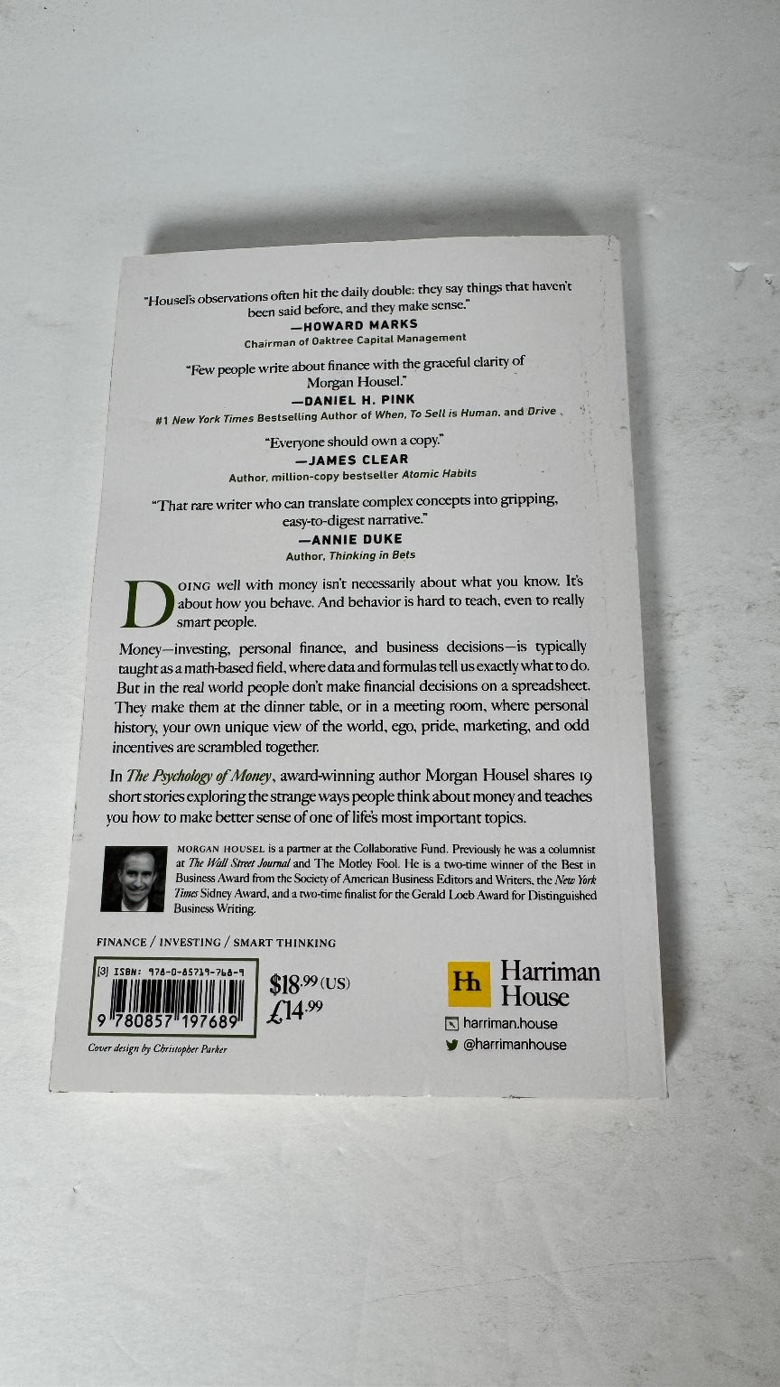 Psychology of Money Morgan Housel 2020 Paperback Finance Investing Harriman