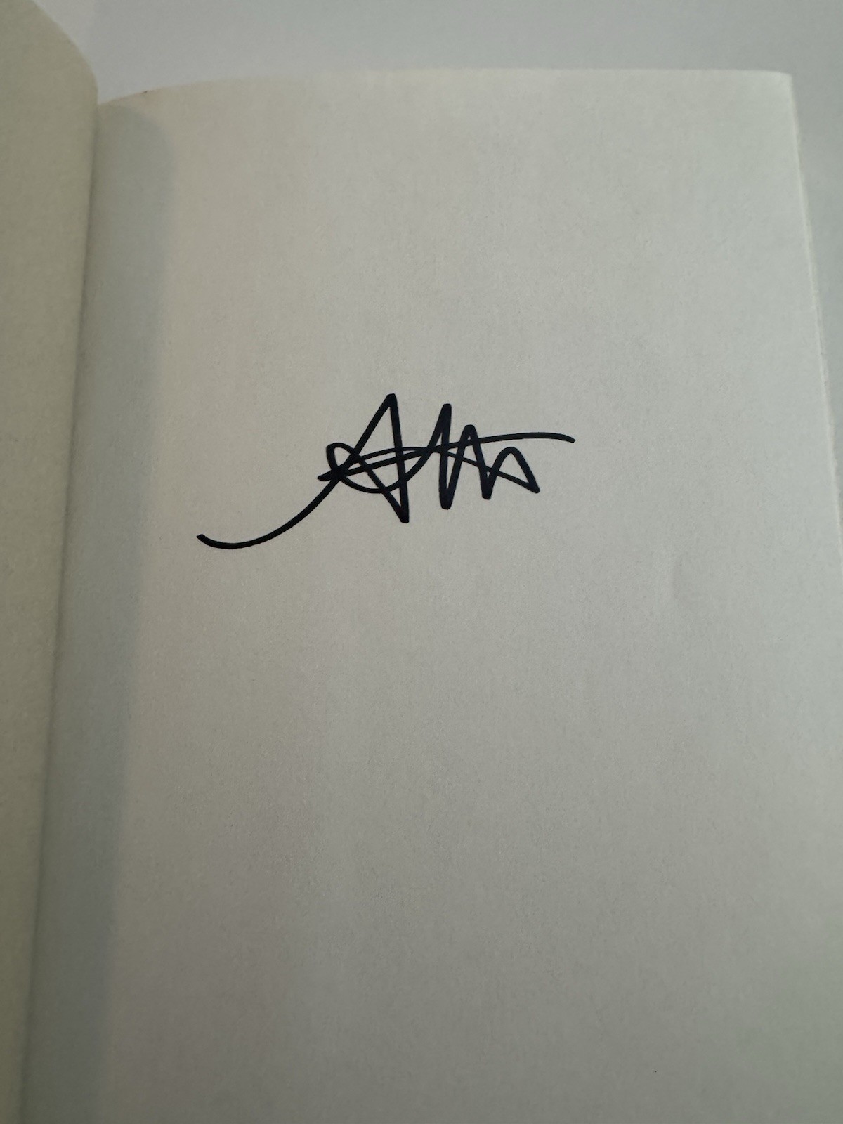 SIGNED Alex Michaelides THE MAIDENS 1st/1st 2021 HCDJ Thriller Silent Patient