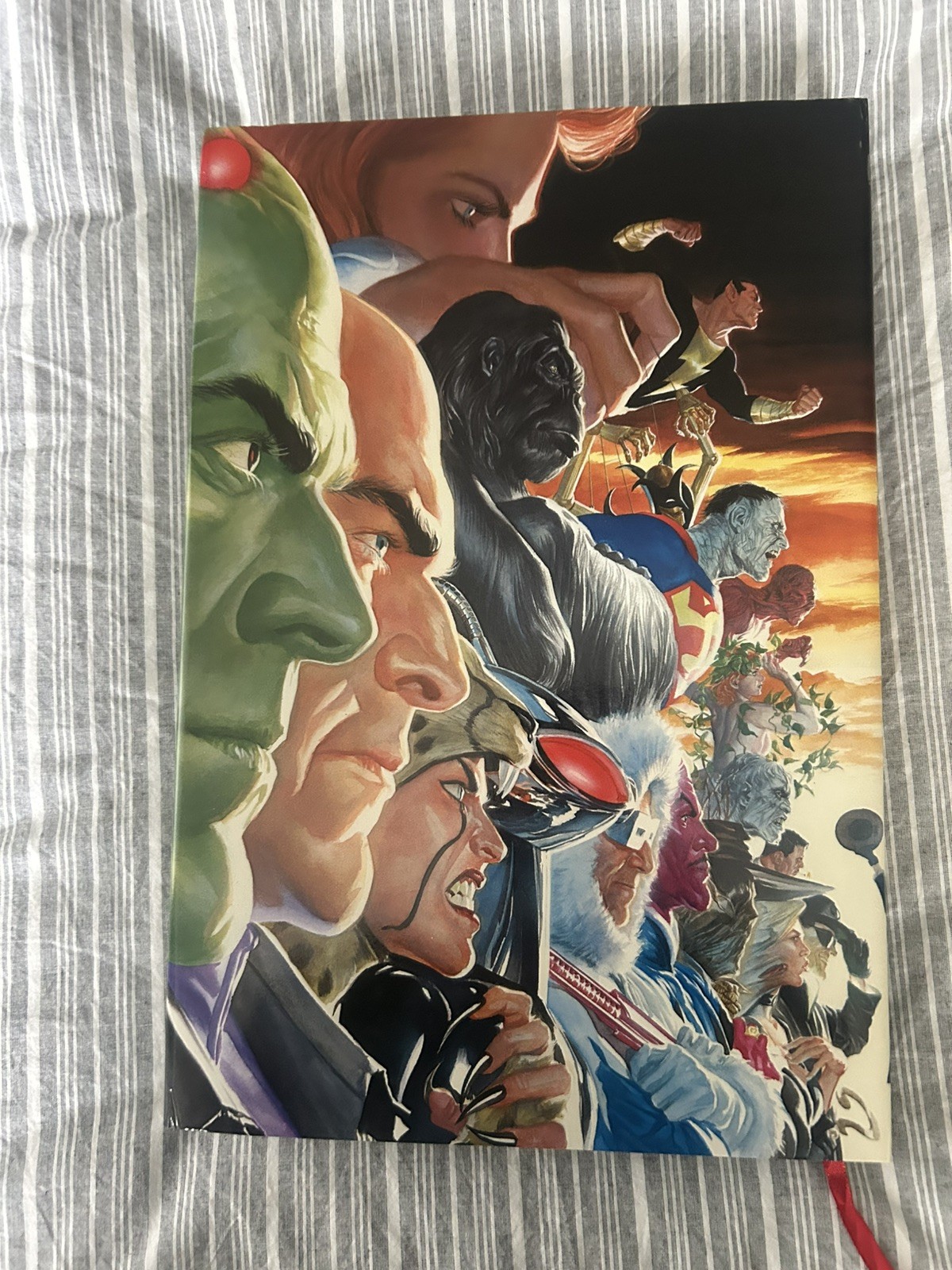 ABSOLUTE JUSTICE HARDCOVER 2024 EDITION (496 Pages) Hardback by Alex Ross
