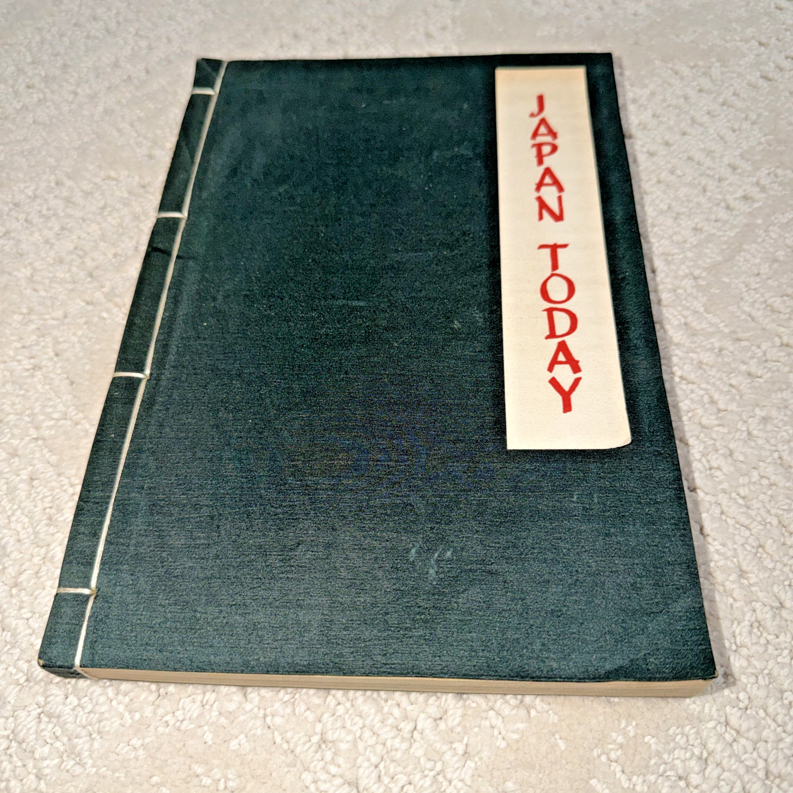 1948 A PICTORIAL GUIDE – JAPAN TODAY, Shodo Taki 371 pages / Douglas MacArthur