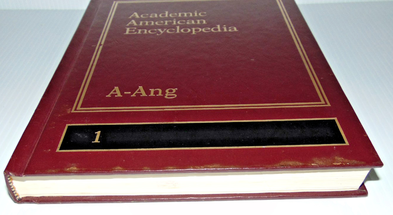 Vintage 1990 -Academic American Encyclopedia Vol 1 (A-Ang) GC