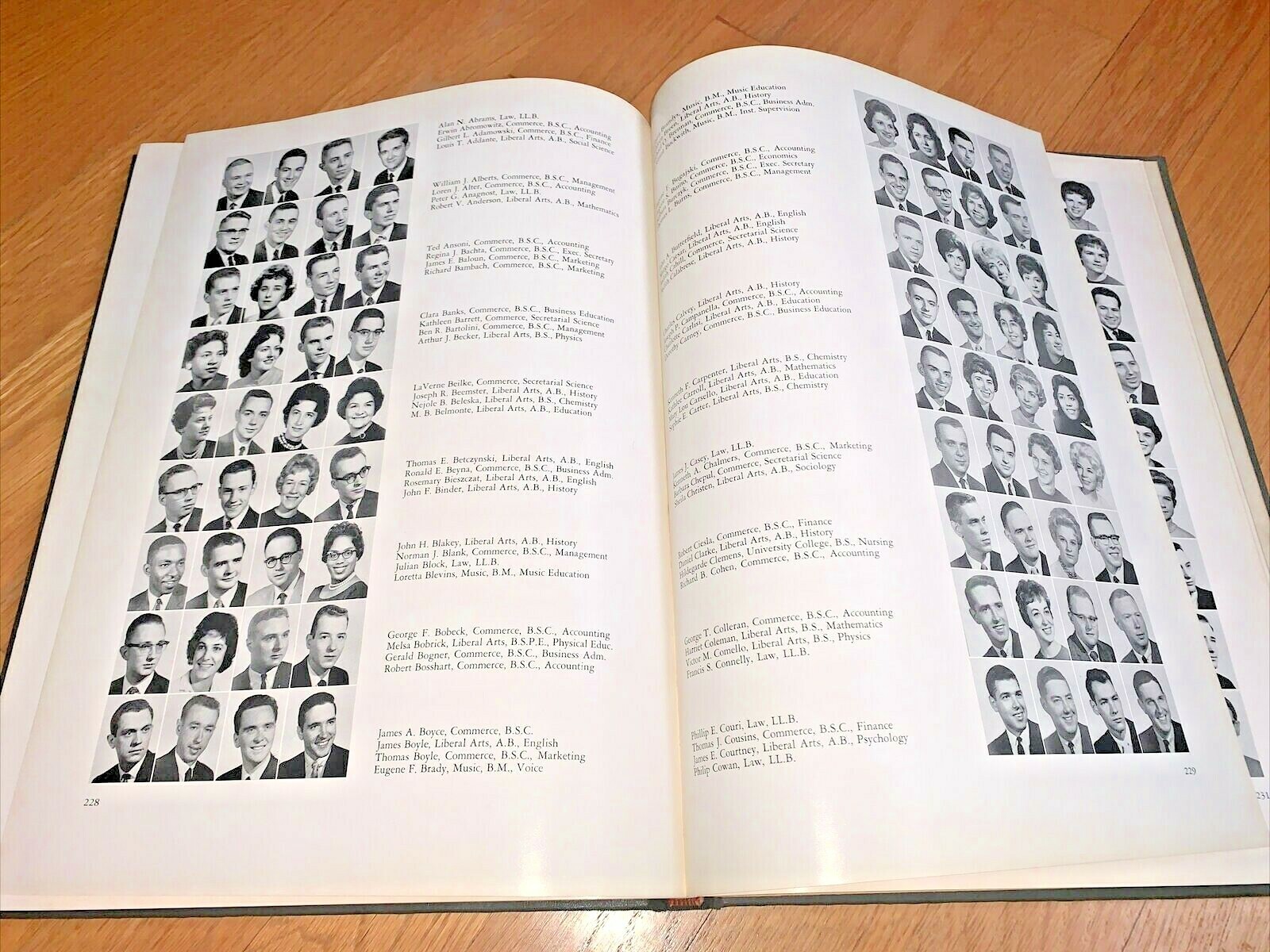 1962 DEPAUL UNIVERSITY YEARBOOK -THE DEPAULIAN Chicago 240 pages No Signatures