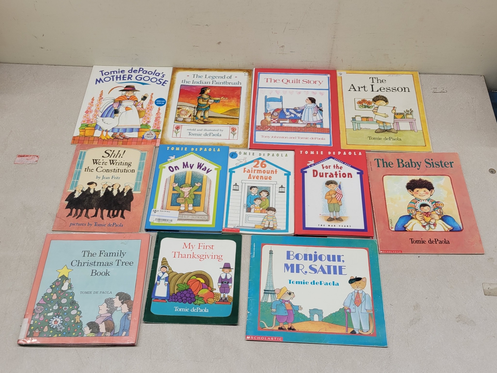 Lot of 10 Tomie dePaola Children’s Picture Paperback Books “Random/Unsorted”