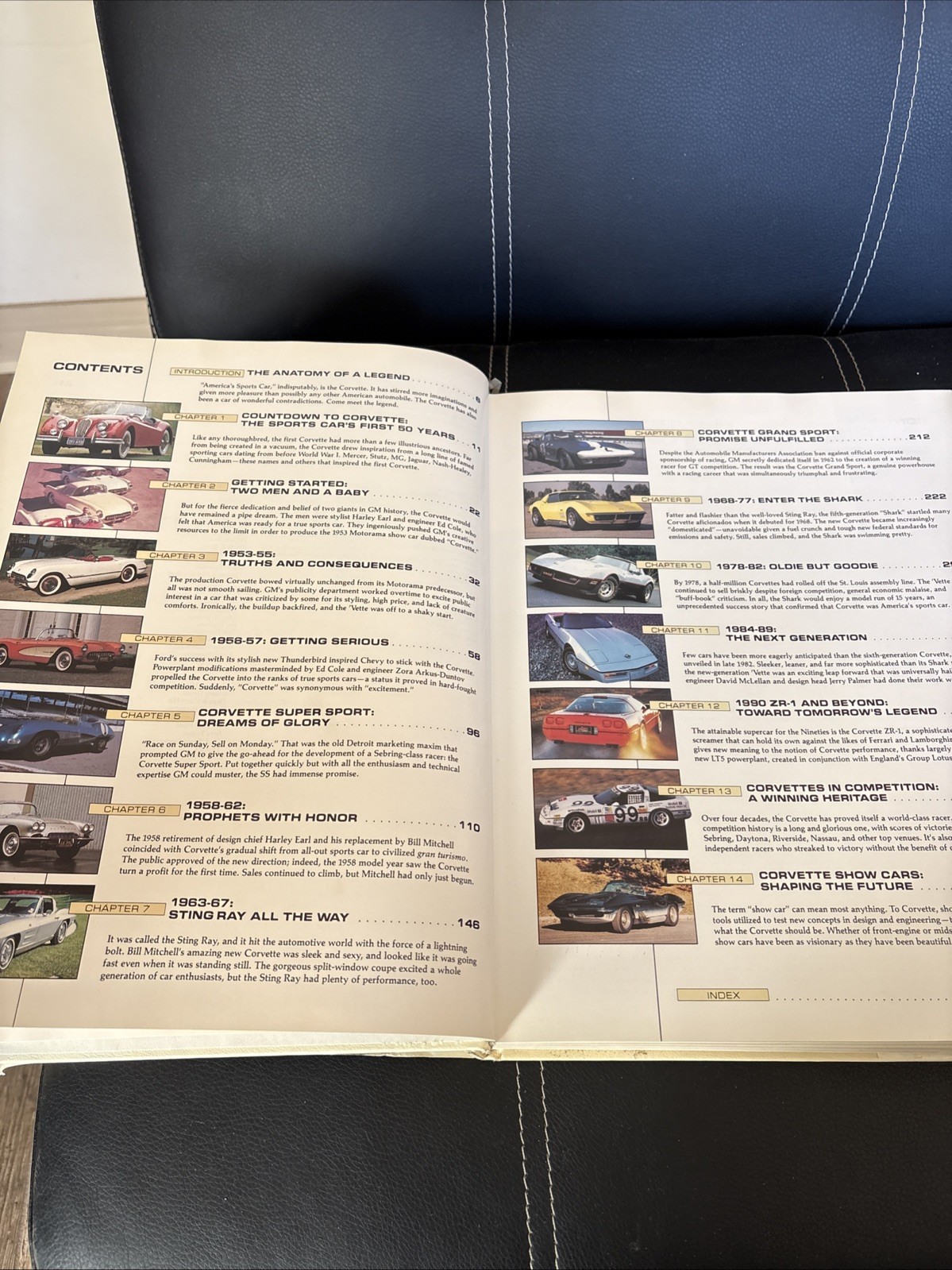 CORVETTE CHRONICLE LARGE HARDBACK BOOK* 192 PAGES* by JAMES FLAMMANG 1993 VTG.