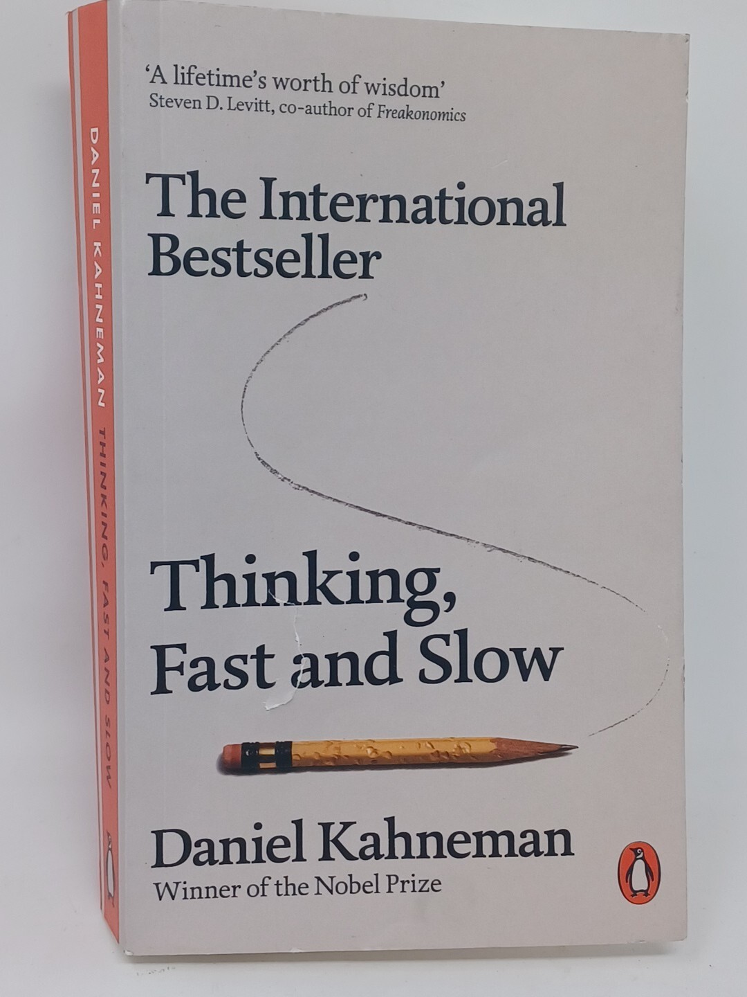 Thinking, Fast and Slow by Daniel Kahneman, Paperback