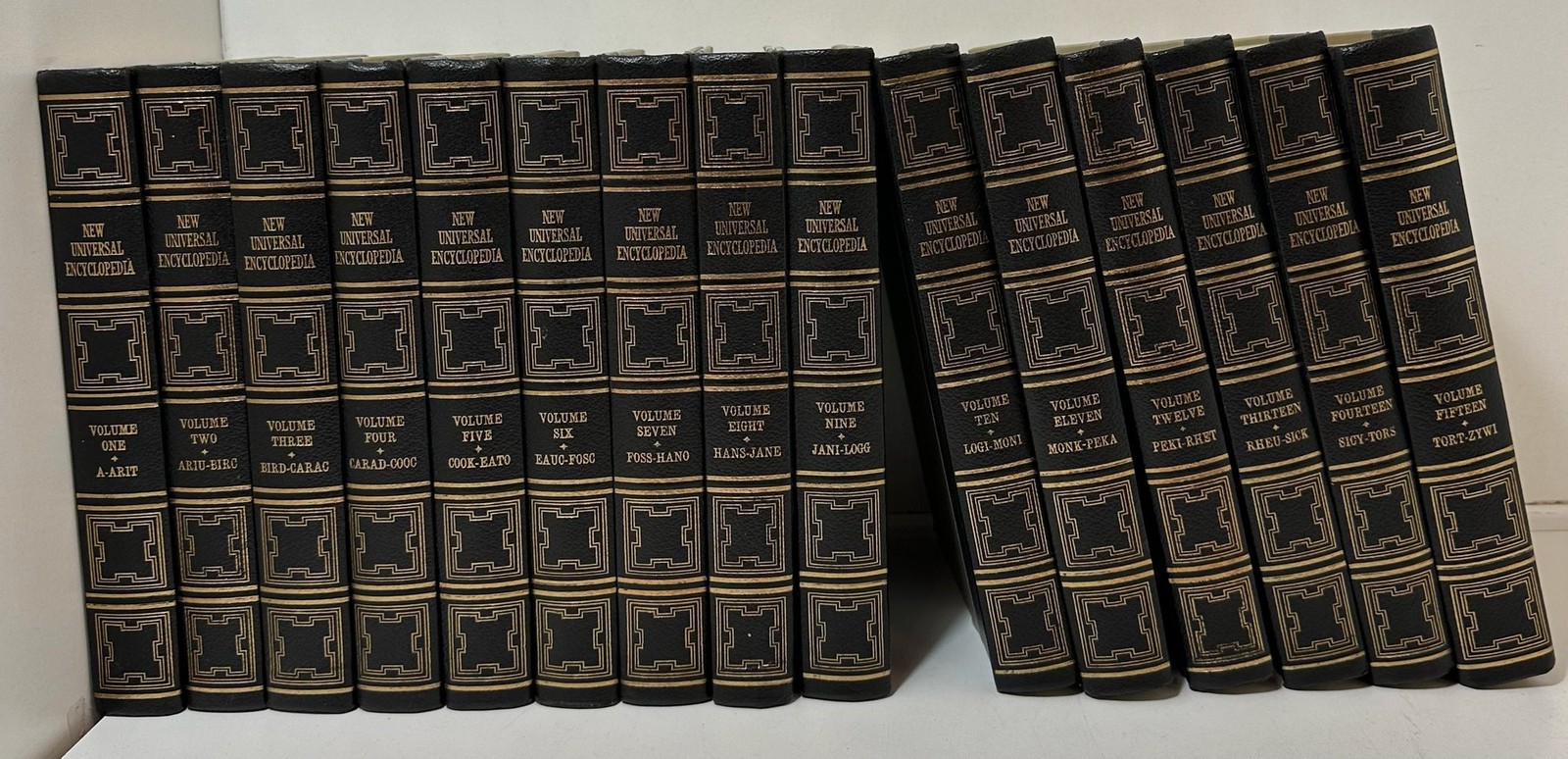 New Universal Encyclopedia 15 Volume Set John Hammerton HB with Novissima Verba