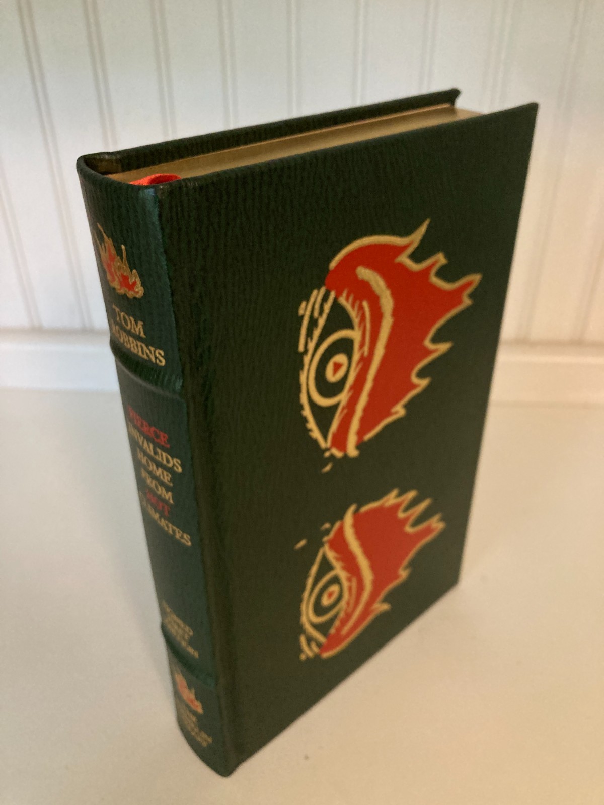 Fierce Invalids Hot Climates Tom Robbins 2000, HC SIGNED Franklin Library SEALED
