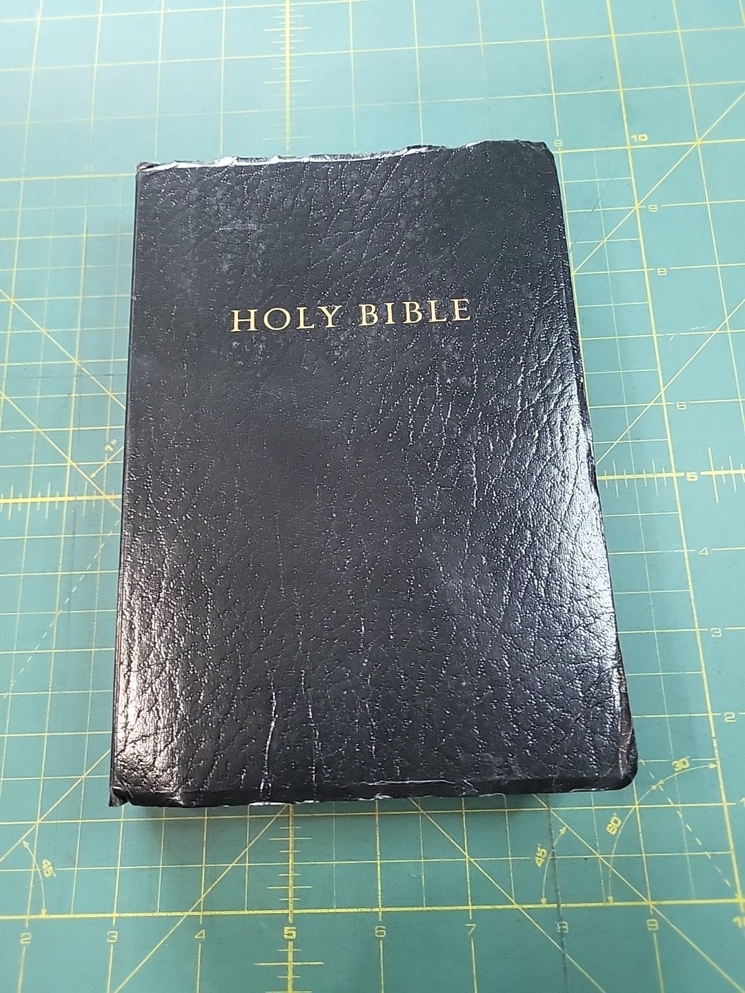 HCSB Gift and Award Bible, Black Imitation Leather