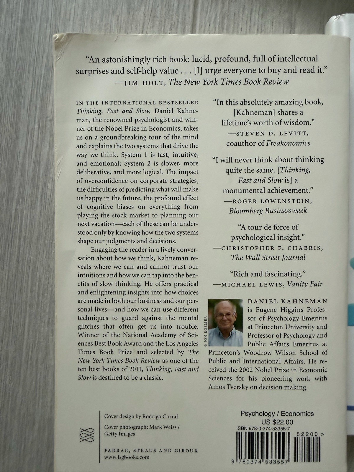 Thinking, Fast and Slow by Daniel Kahneman Paperback Farrar Straus Decision-Mak…