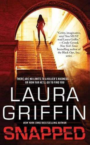 Snapped (Tracers) – Mass Market Paperback By Griffin, Laura – GOOD