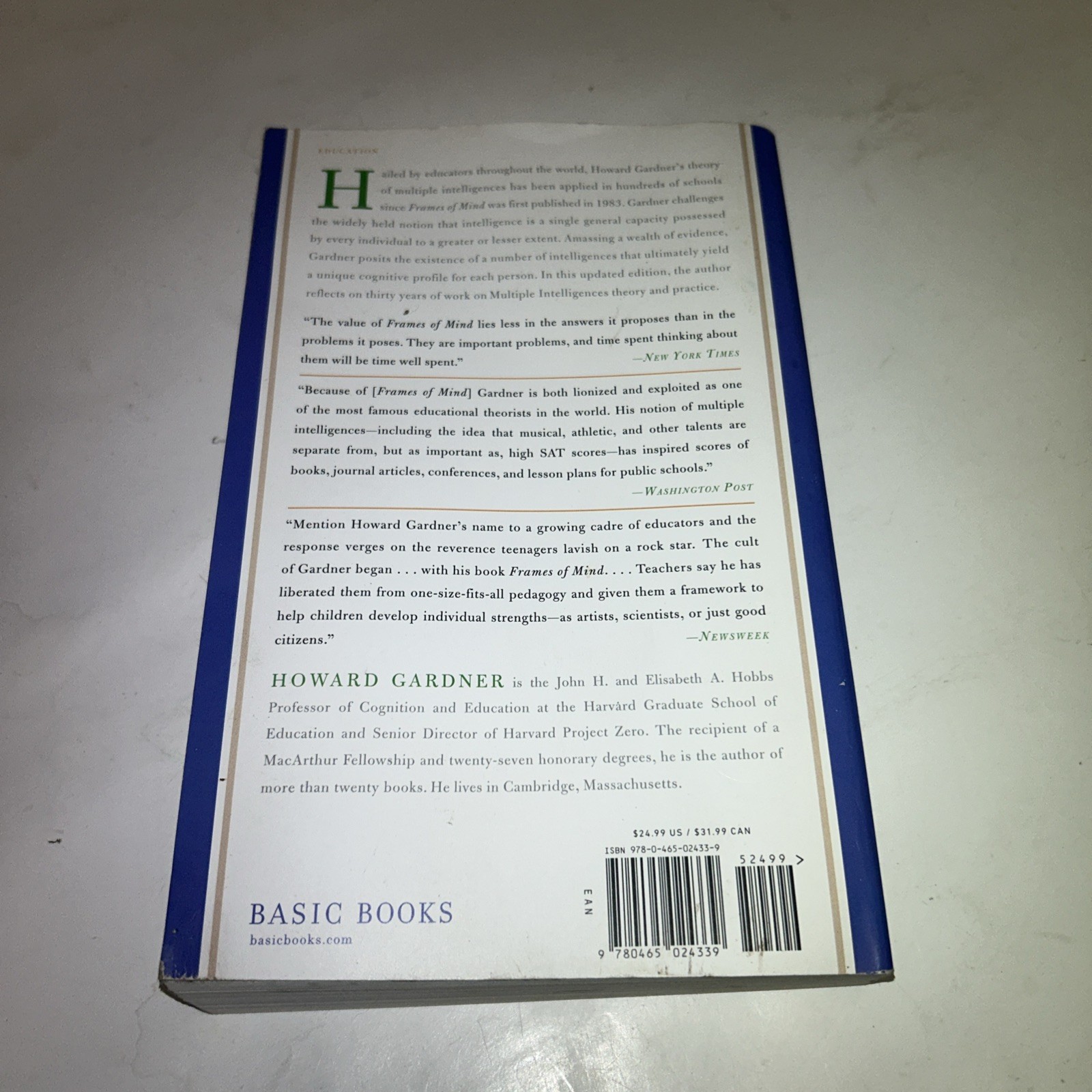 Frames of Mind: The Theory of Multiple Intelligences – Paperback – GOOD Read