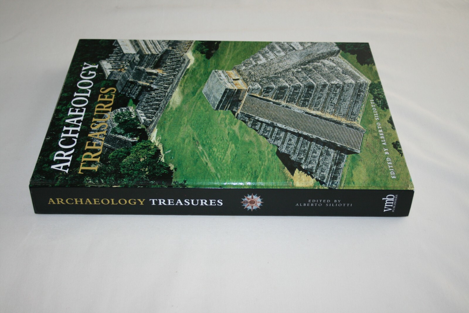 ARCHAEOLOGY TREASURES 2006 vmb Publishers Hardback 10.5″x14.5″ 432 pages LKE NEW