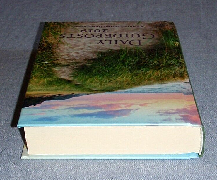Like New – 2019 DAILY GUIDEPOSTS: A Spirit-Lifting Devotional Hardcover Book