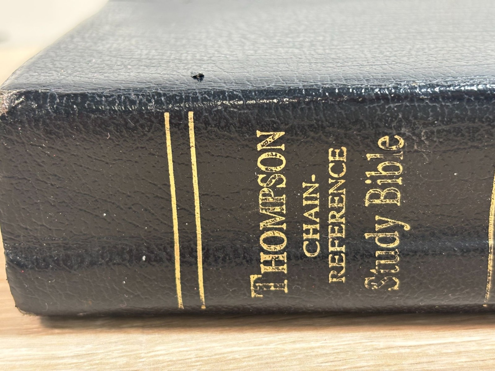 Thompson Chain-Reference Study Bible KJV Black Bonded Leather Red Letter 1997