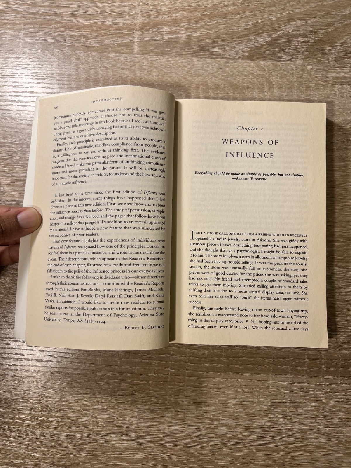 Influence The Psychology of Persuasion Robert B. Cialdini Paperback Book Revised