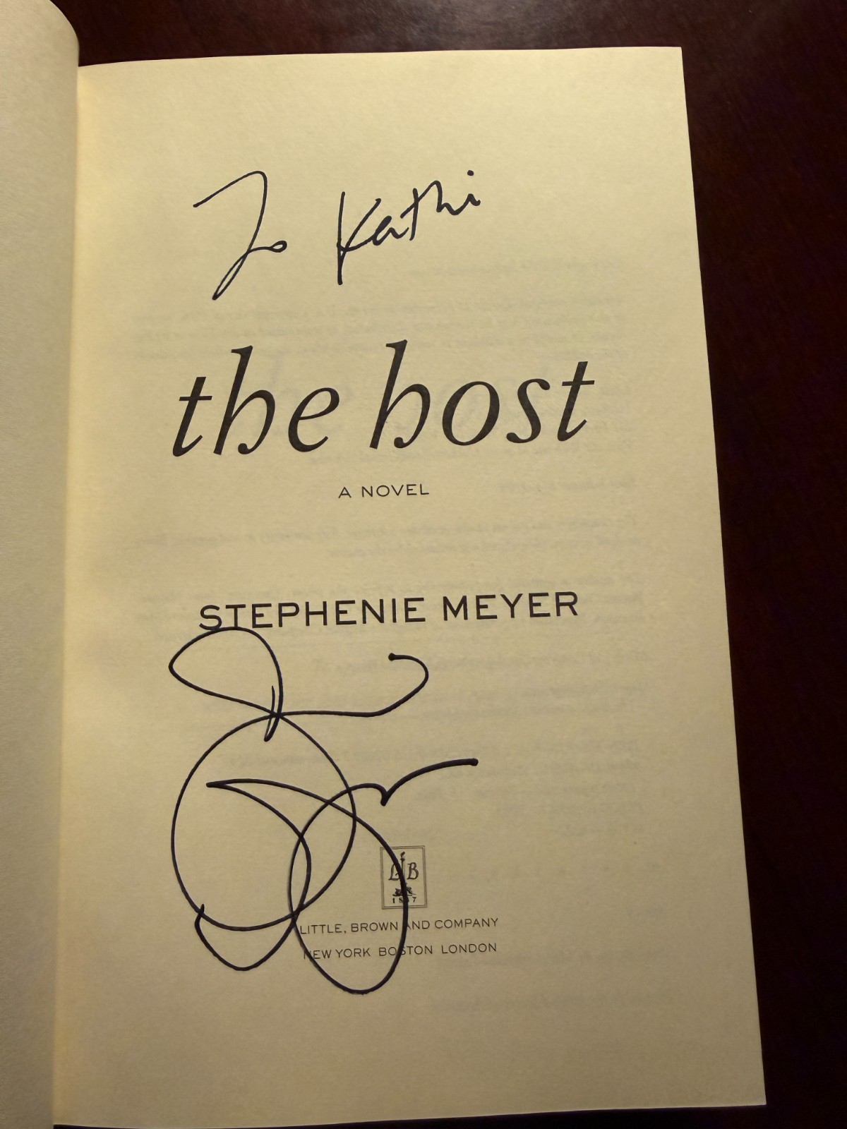 RARE “The Host” SIGNED by Stephenie Meyer 1st Edition 1st Print HC DJ 2008