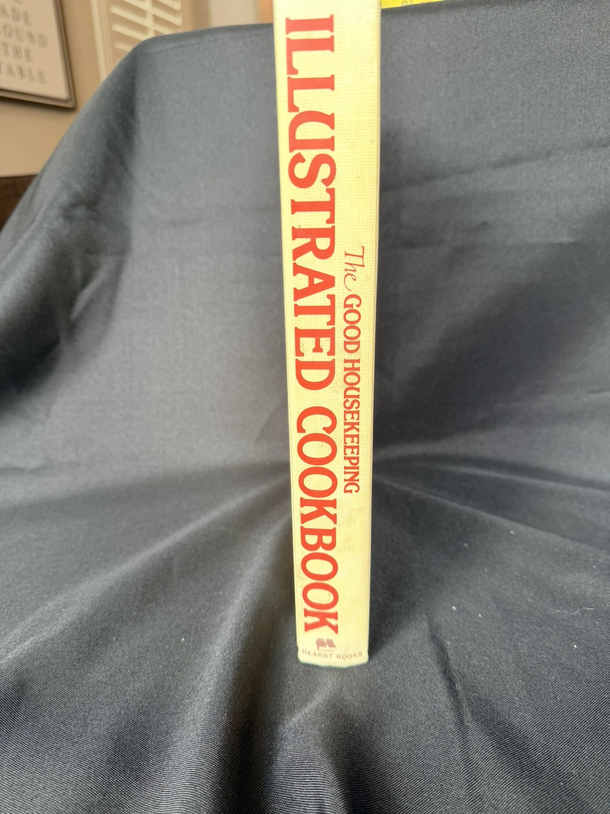 Vintage 1980 Good Housekeeping Cookbook Recipes Cook Book Hardcover 512 Pages