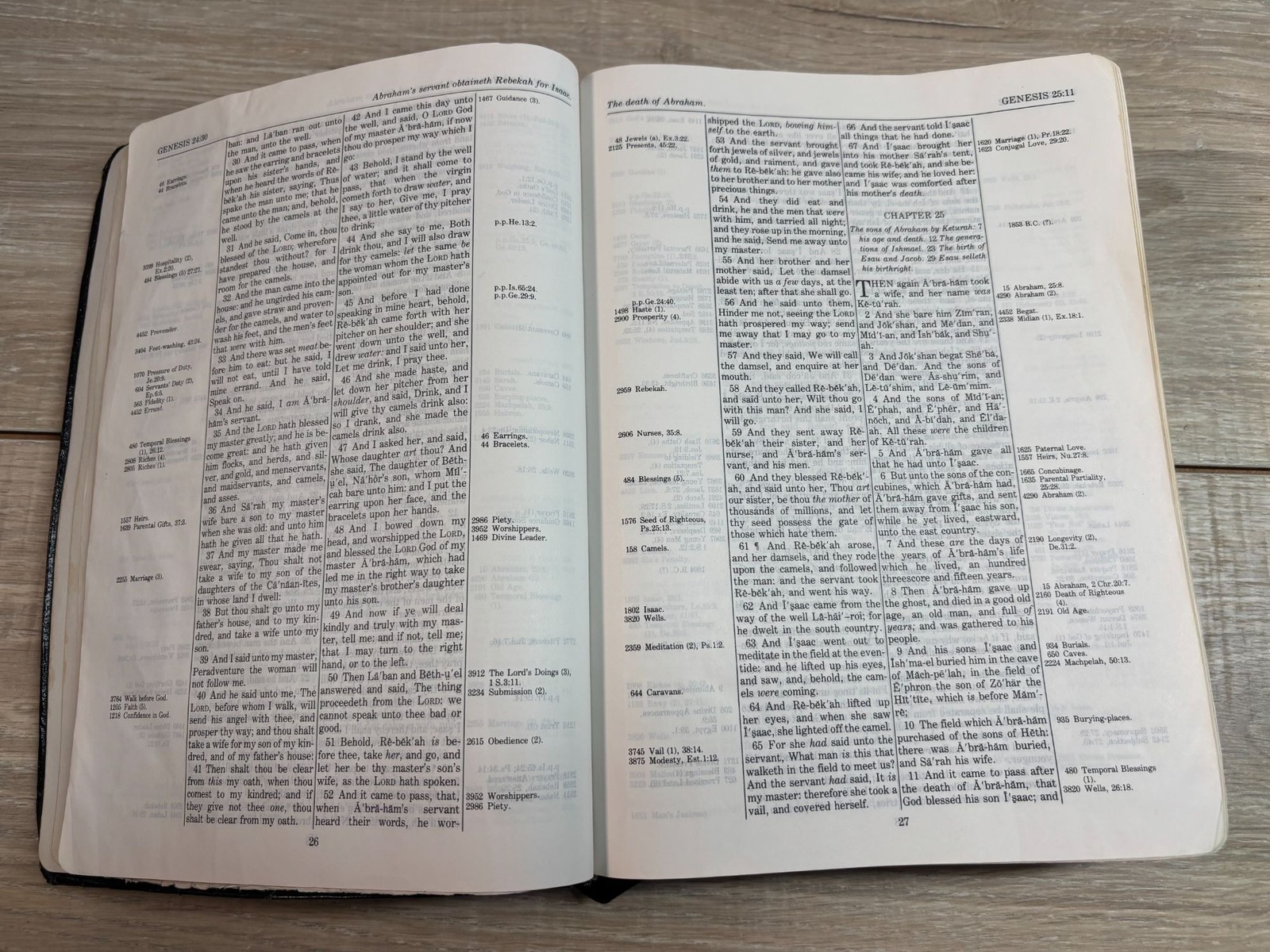 Thompson Chain-Reference Study Bible KJV Black Bonded Leather Red Letter 1997