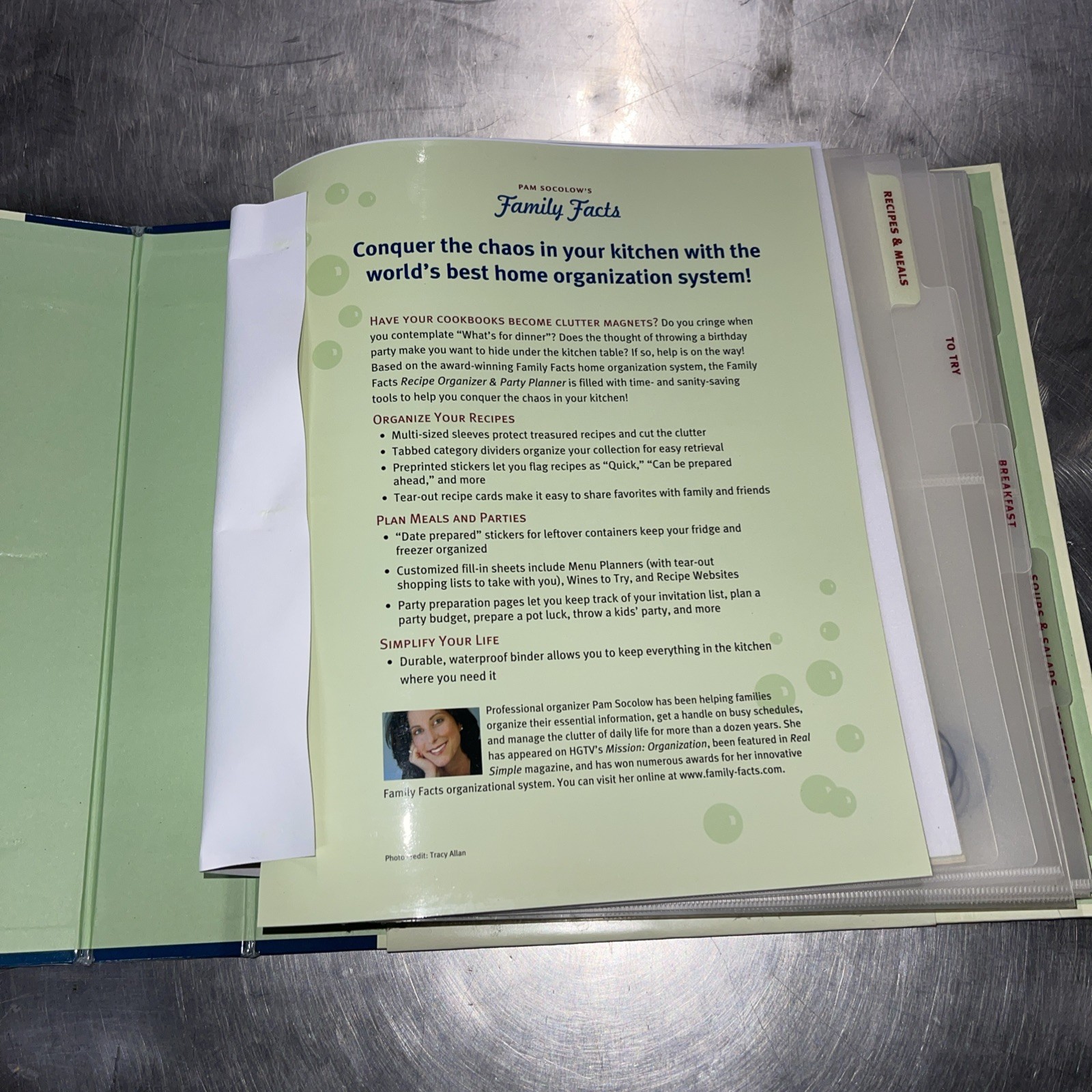 FAMILY FACTS RECIPE ORGANIZER & PARTY PLANNER BINDER By Pam Socolow Un-Used