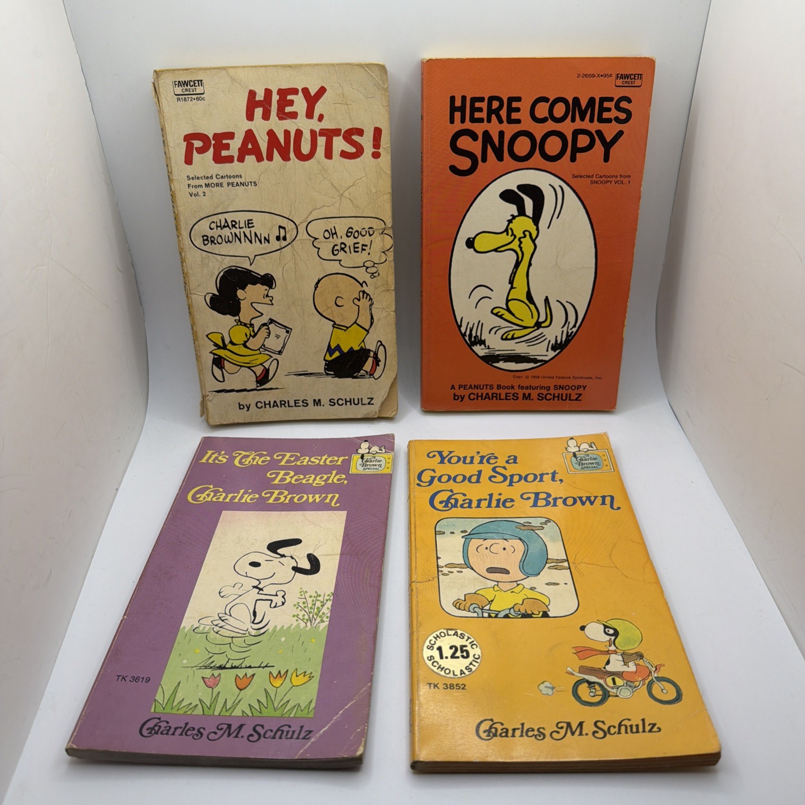 Vintage Peanuts Charlie Brown Snoopy Books Lot of 28 Schulz Paperbacks 60s 70s