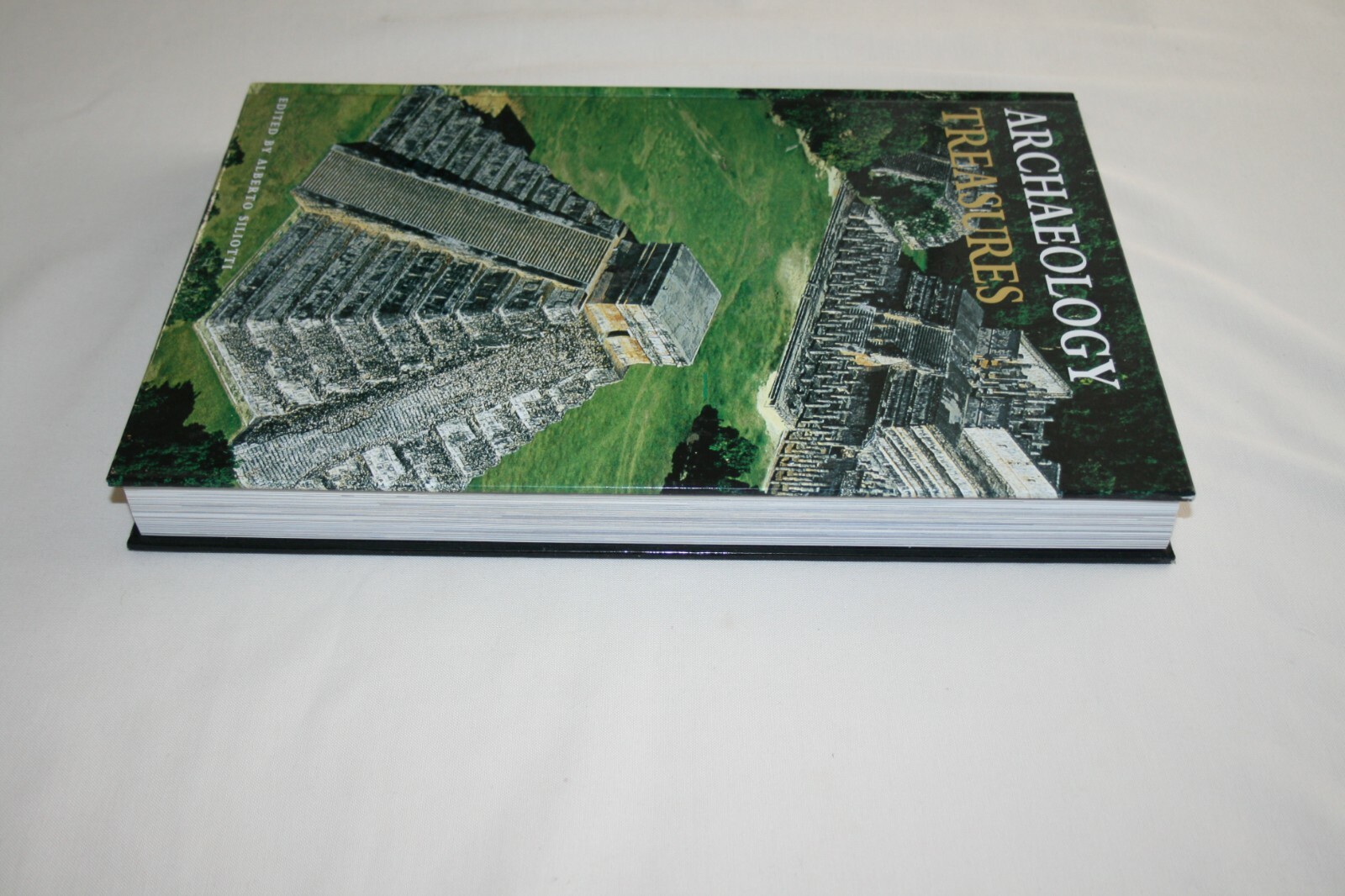 ARCHAEOLOGY TREASURES 2006 vmb Publishers Hardback 10.5″x14.5″ 432 pages LKE NEW