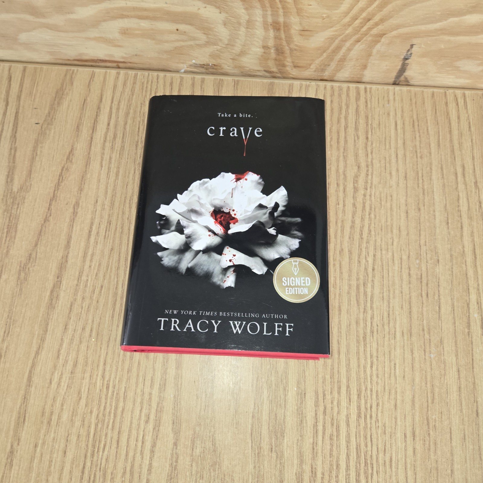 Crave by Tracy Wolff (Hardback) Euc Signed By Artist See Pics… Dust Cover GUC