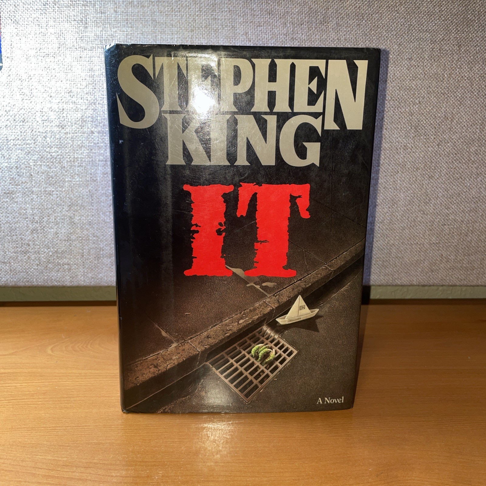 Stephen King IT a Novel 1st Edition Hardcover HC DJ Viking 1986 2nd Printing