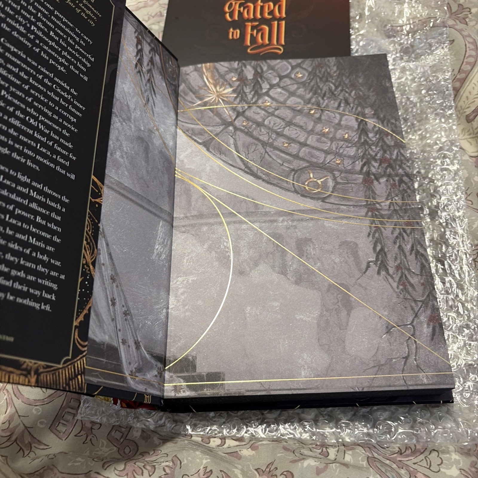 Fallen City by Adrienne Young – FairyLoot Exclusive Edition Sprayed Edges