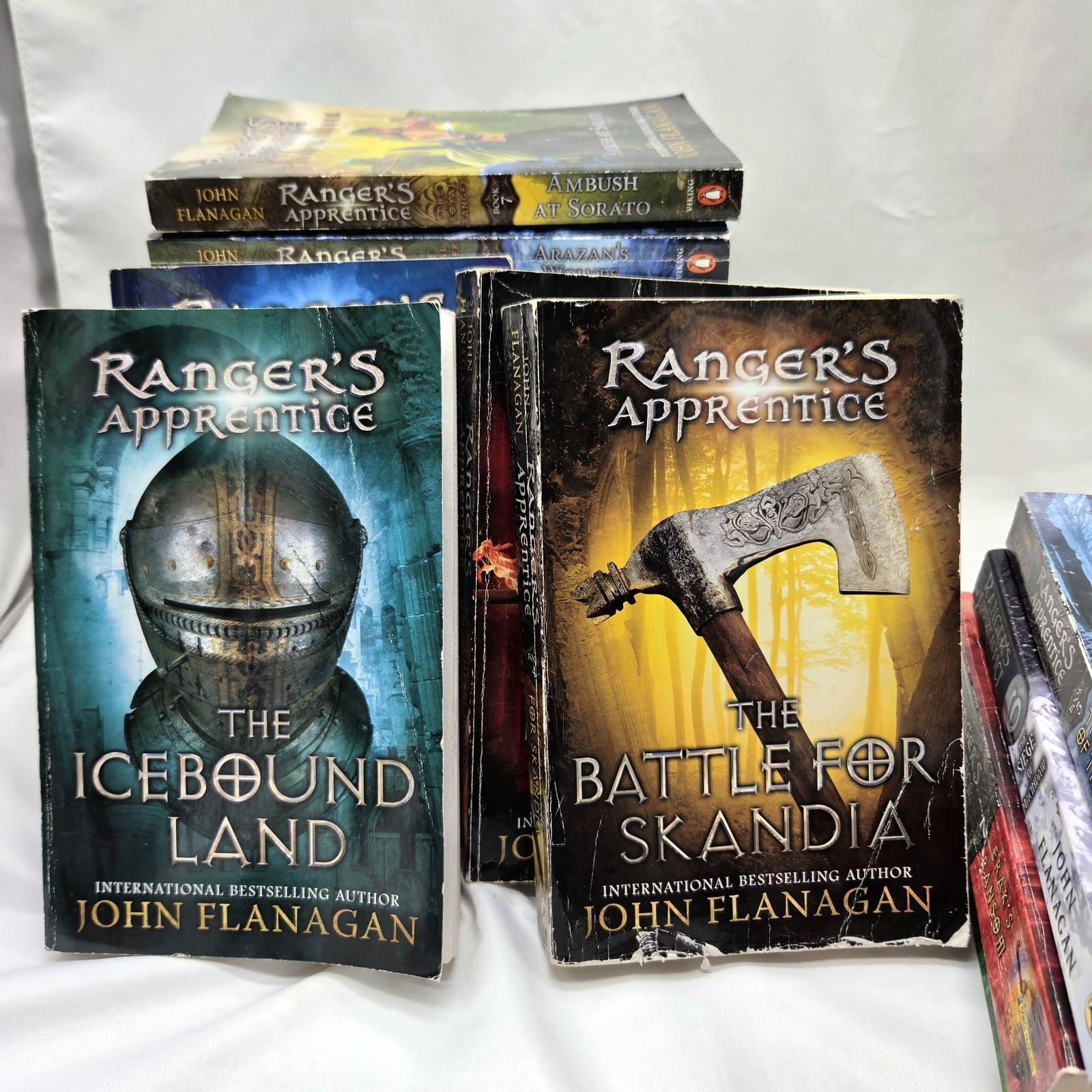 Ranger’s Apprentice Complete Series Set 1-12 Paperback Books & Royal Ranger 4-7