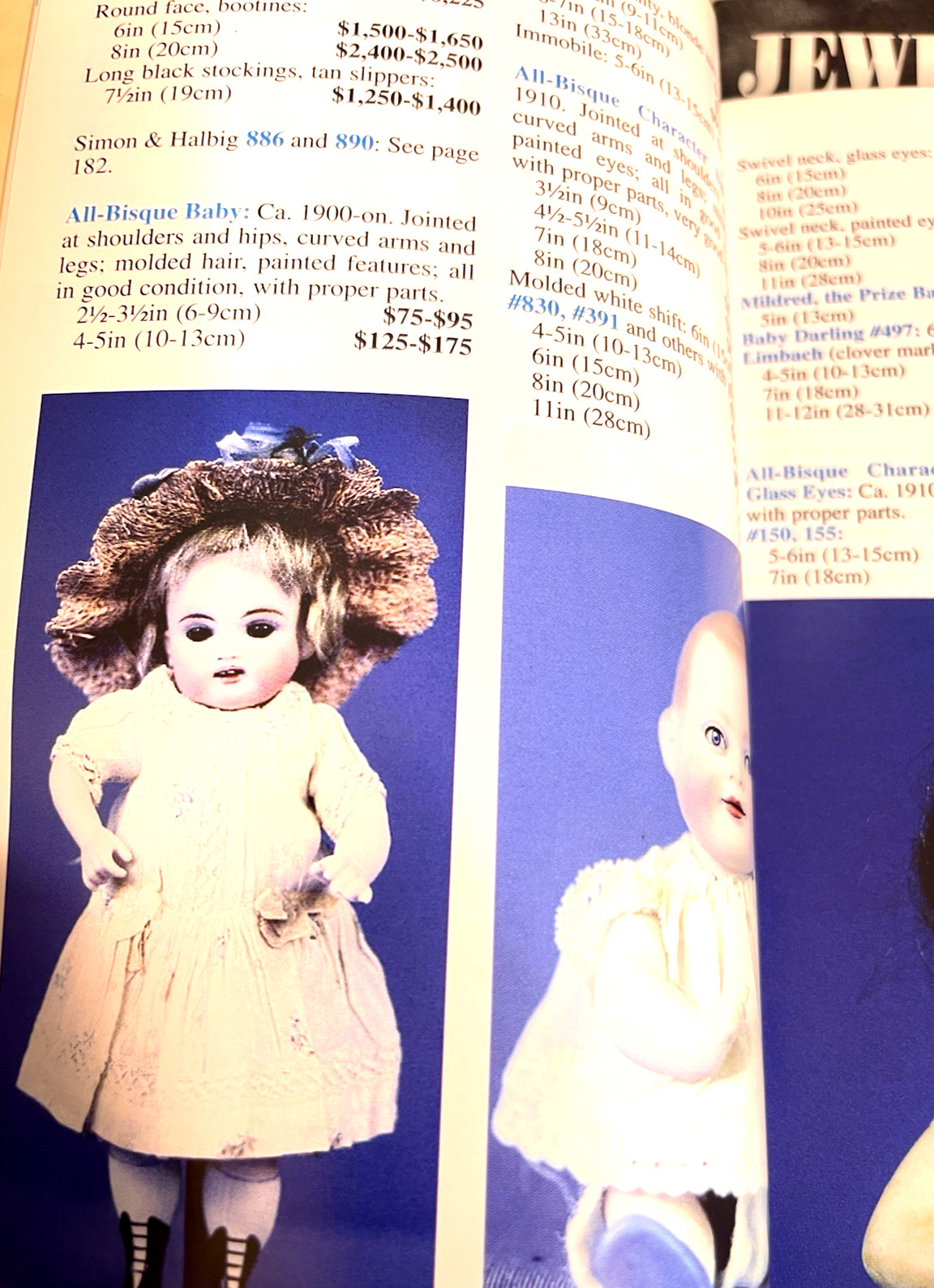 16th Blue Book Dolls & Values Antique & Modern Jan Foulke Paperback 336 Pages