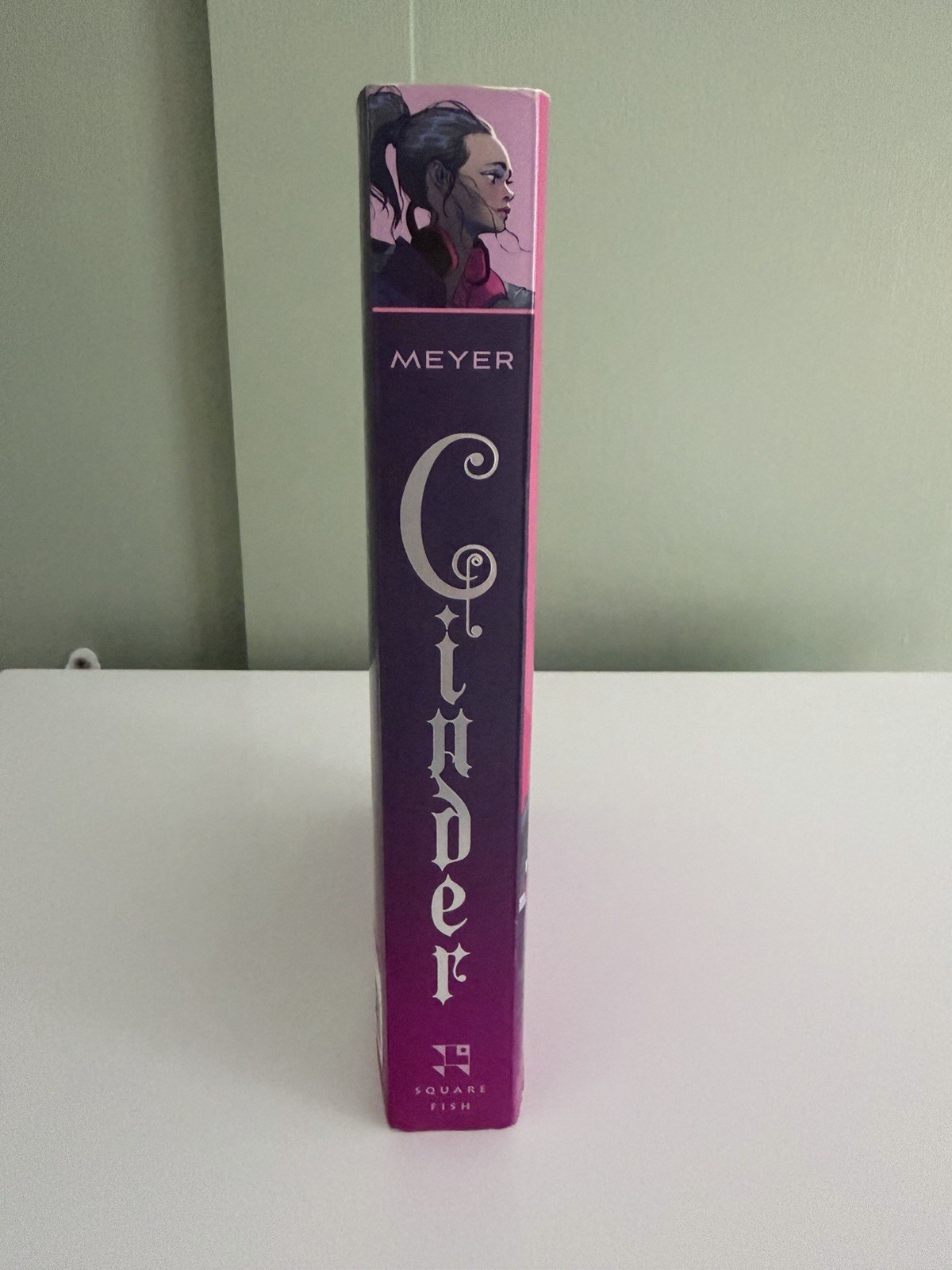 Cinder Marissa Meyer Paperback Square Fish Lunar Chronicles Bonus Edition