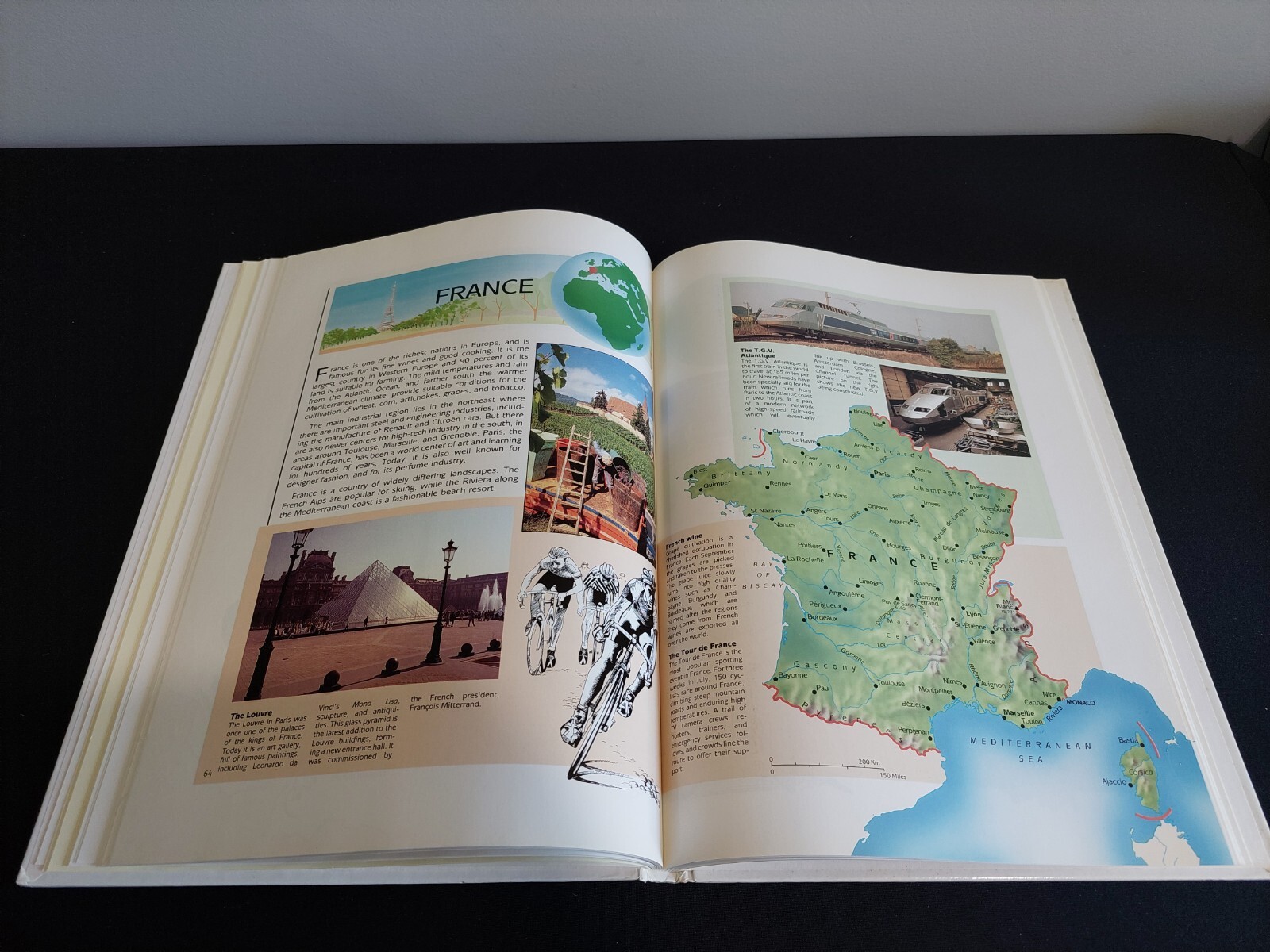 1991 The Reader’s Digest Children’s World Atlas 128 Pages